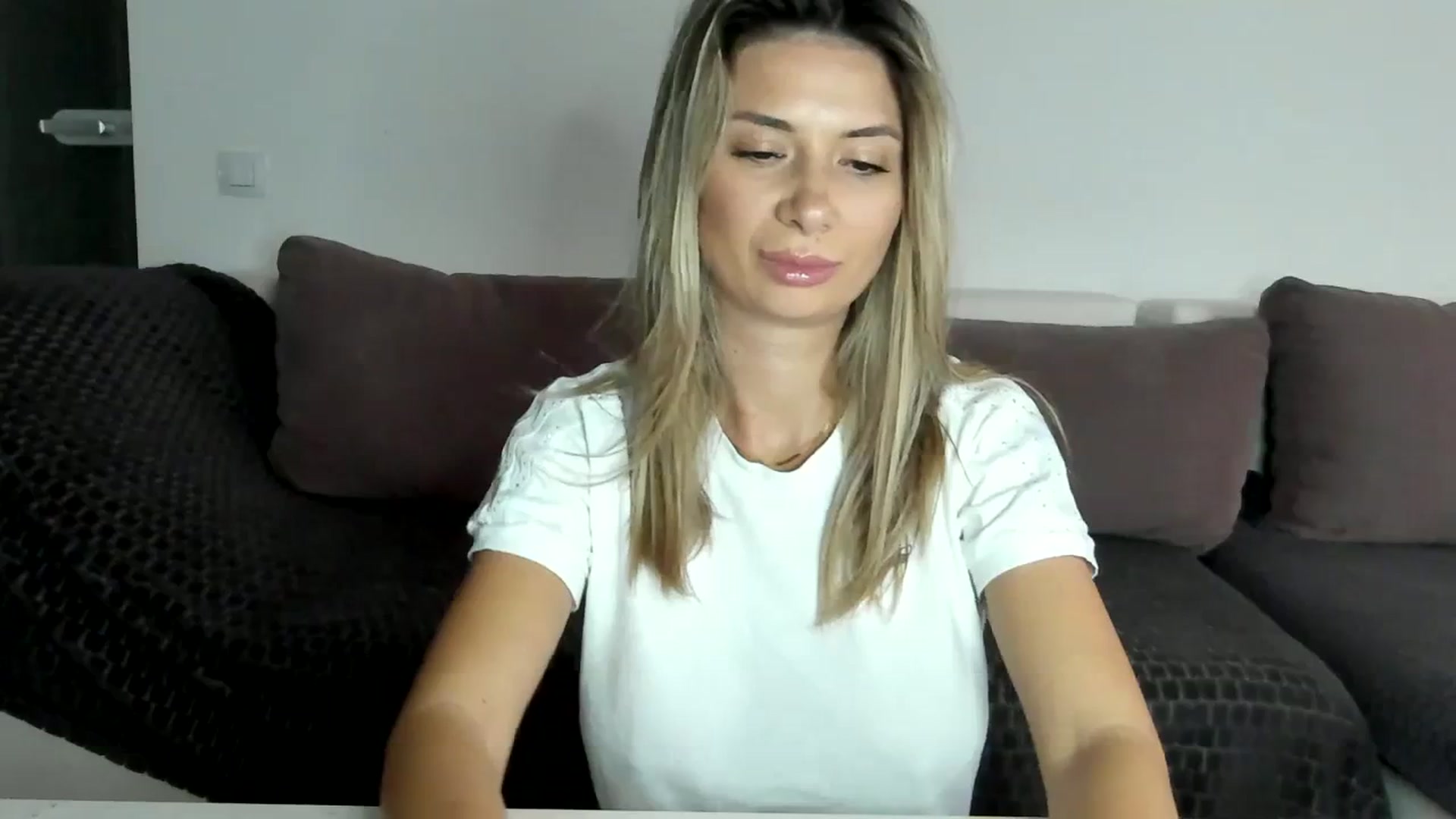 Gallery image thumbnail from SseCretA's myfreecams stream on, 03/05/2024, 07:38 image 17 of 20