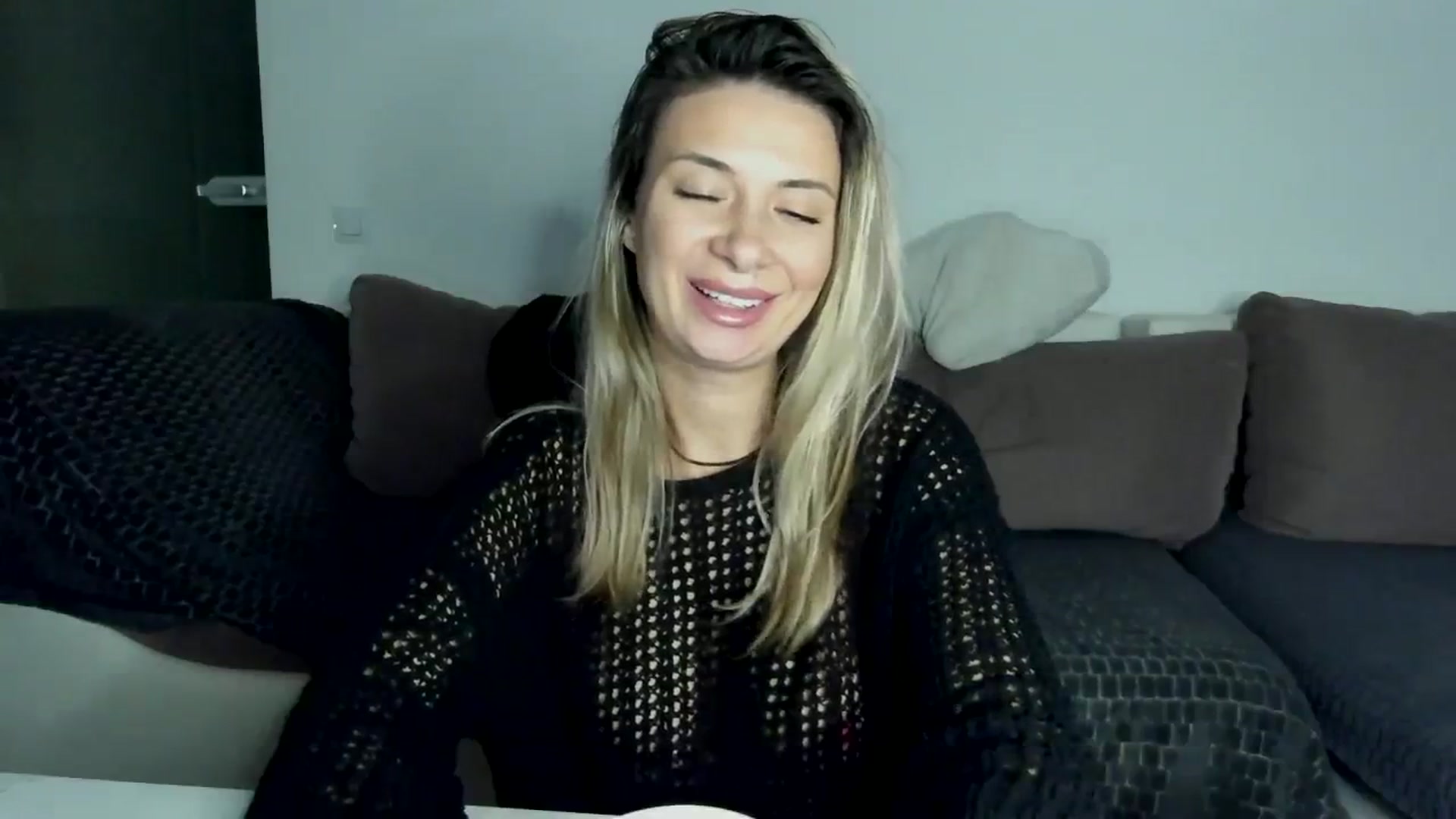 Gallery image thumbnail from SseCretA's myfreecams stream on, 03/13/2024, 05:56 image 12 of 20