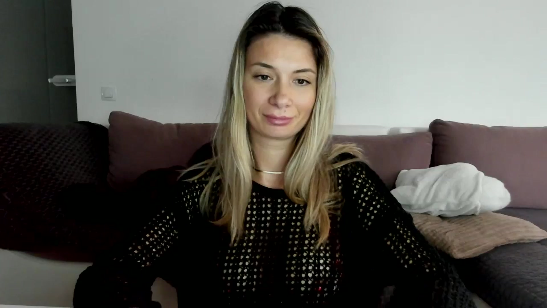 Gallery image thumbnail from SseCretA's myfreecams stream on, 03/13/2024, 07:39 image 11 of 20