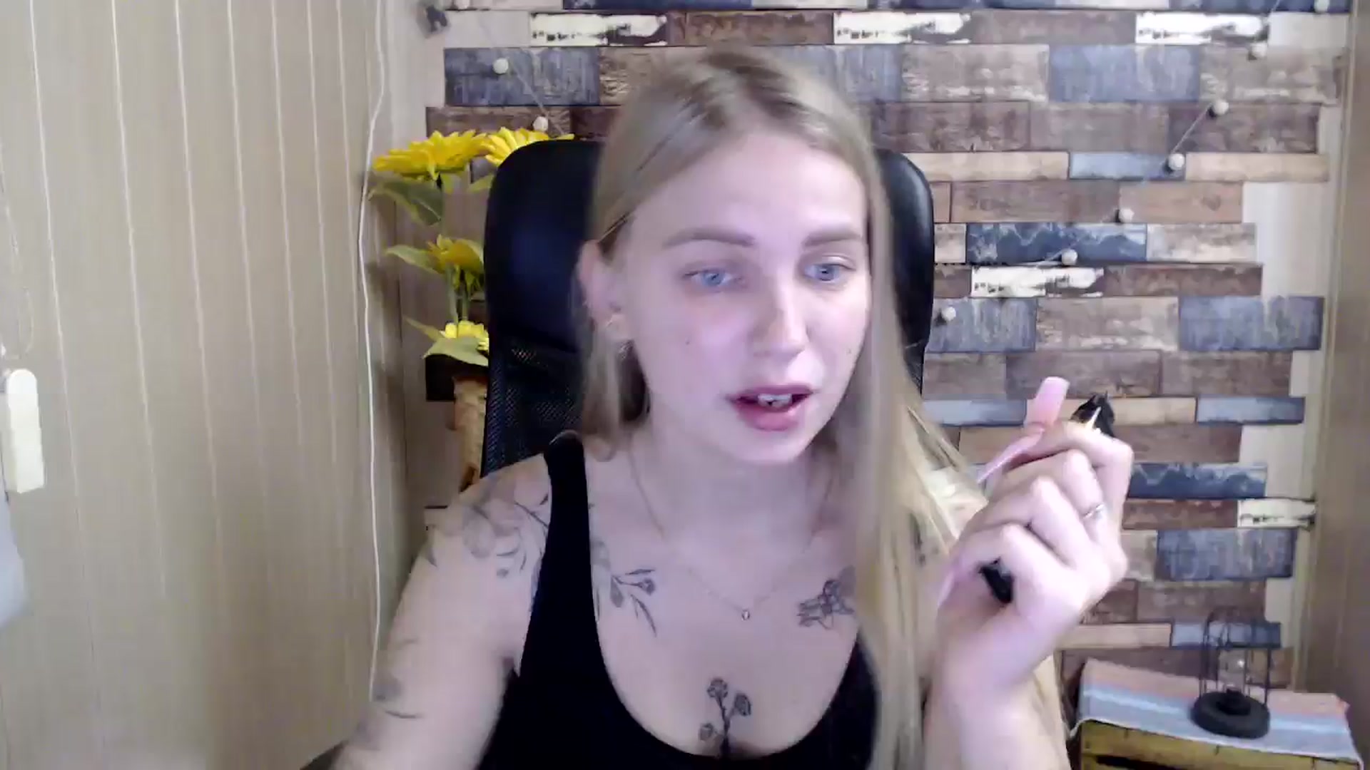 Gallery image thumbnail from SshyTeen's myfreecams stream on, 06/18/2024, 05:37 image 6 of 20