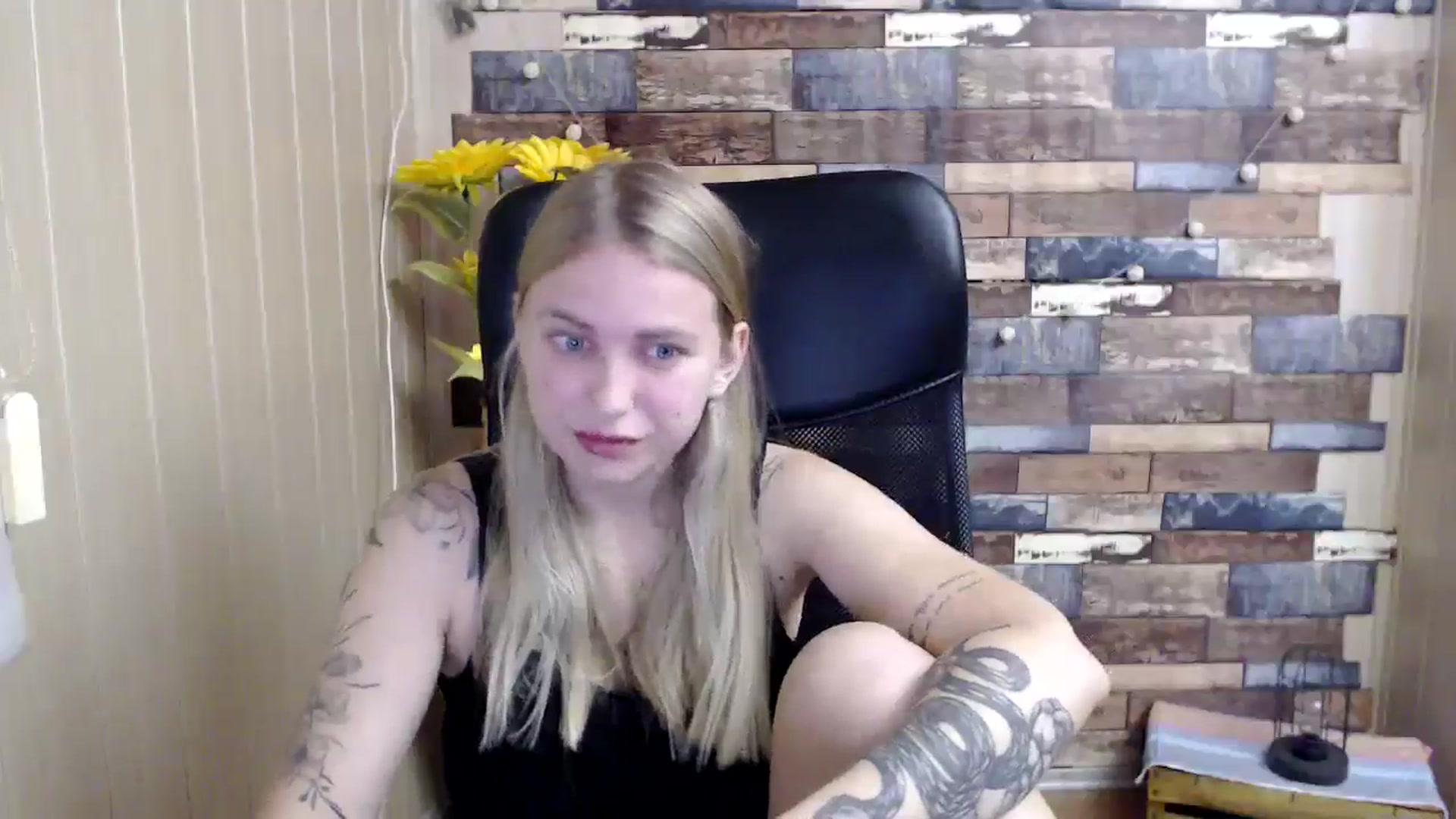 Gallery image thumbnail from SshyTeen's myfreecams stream on, 06/18/2024, 05:37 image 18 of 20