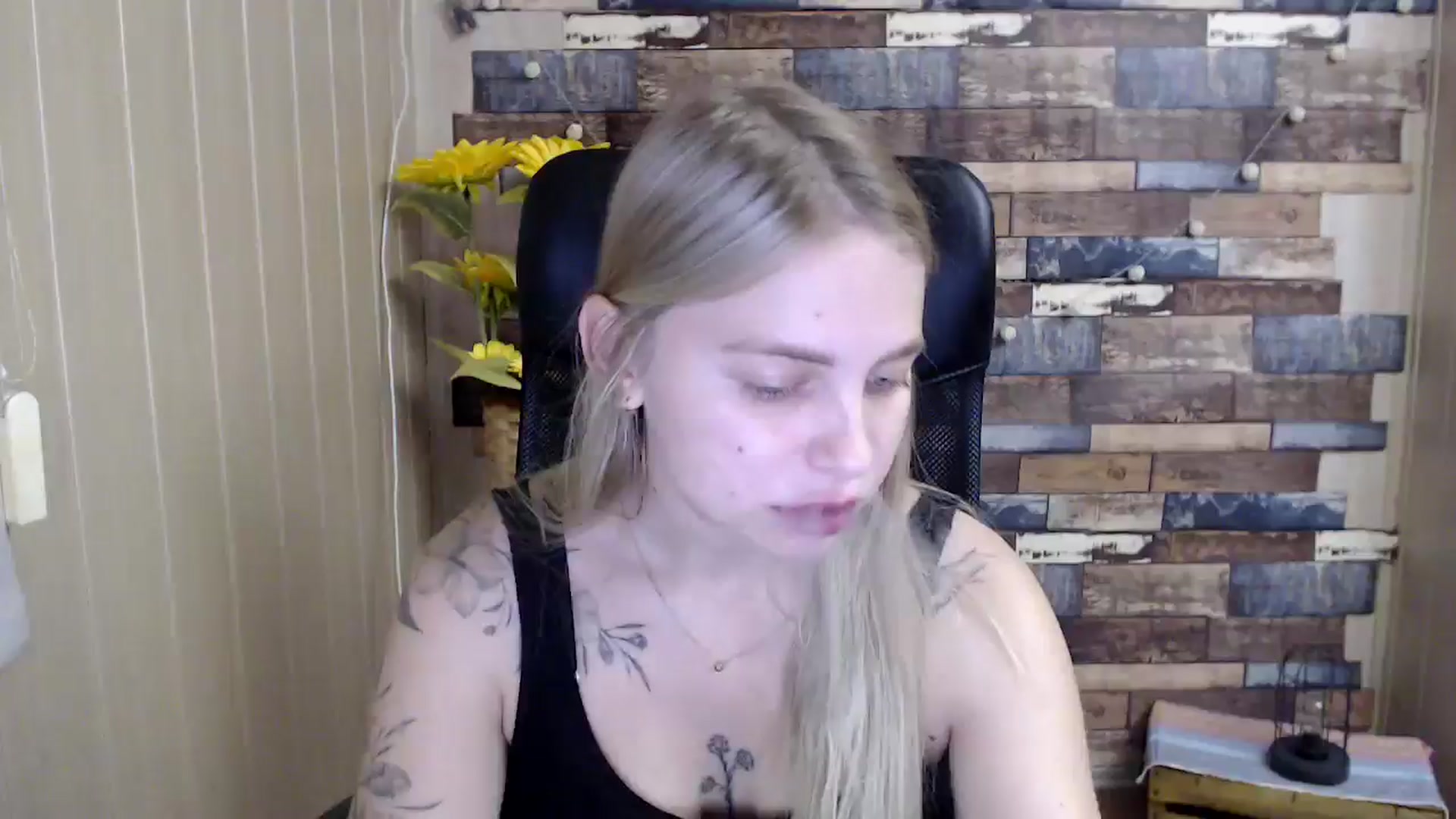 Gallery image thumbnail from SshyTeen's myfreecams stream on, 06/18/2024, 05:37 image 1 of 20