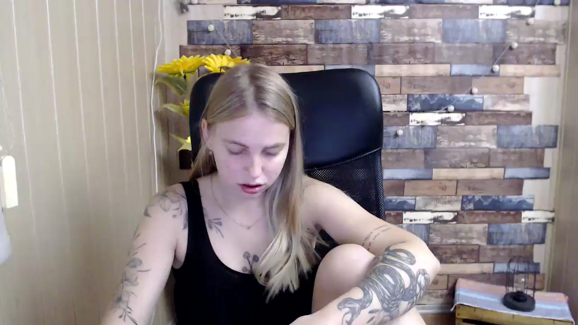 Gallery image thumbnail from SshyTeen's myfreecams stream on, 06/18/2024, 05:37 image 19 of 20