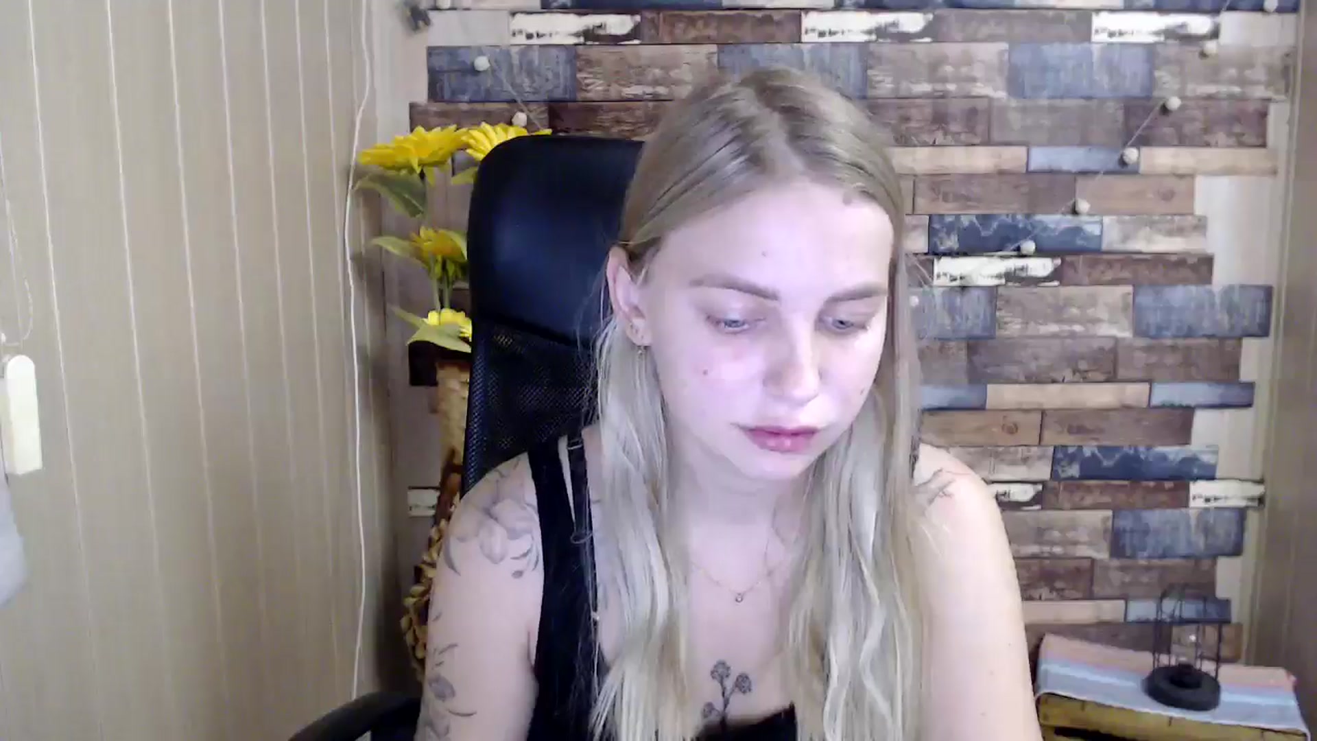 Gallery image thumbnail from SshyTeen's myfreecams stream on, 06/18/2024, 05:37 image 3 of 20