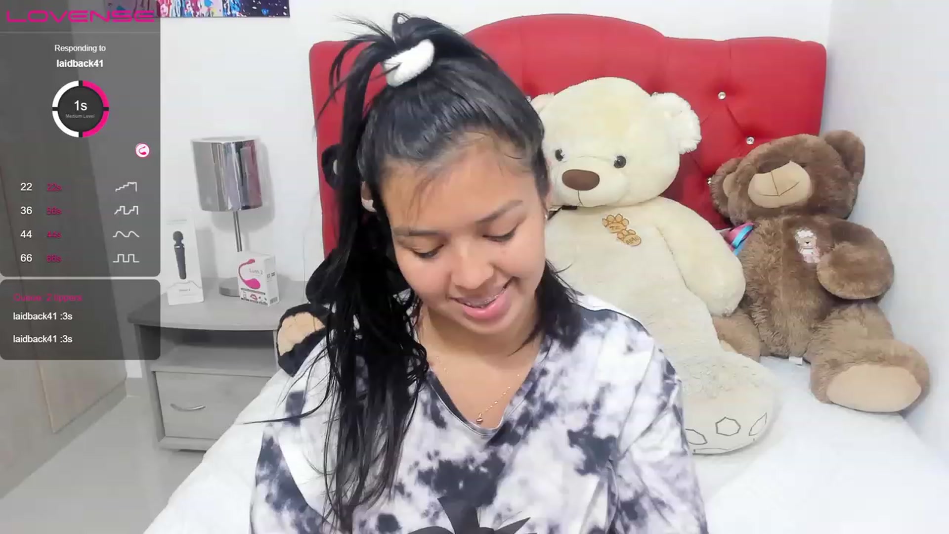 Gallery image thumbnail from Ssknyysweeet_'s myfreecams stream on, 08/03/2023, 16:03 image 19 of 20