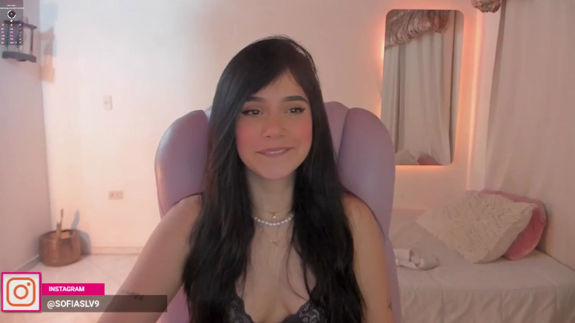 Gallery image thumbnail from Sslv39's myfreecams stream on, 06/30/2025, 09:29 image 5 of 20