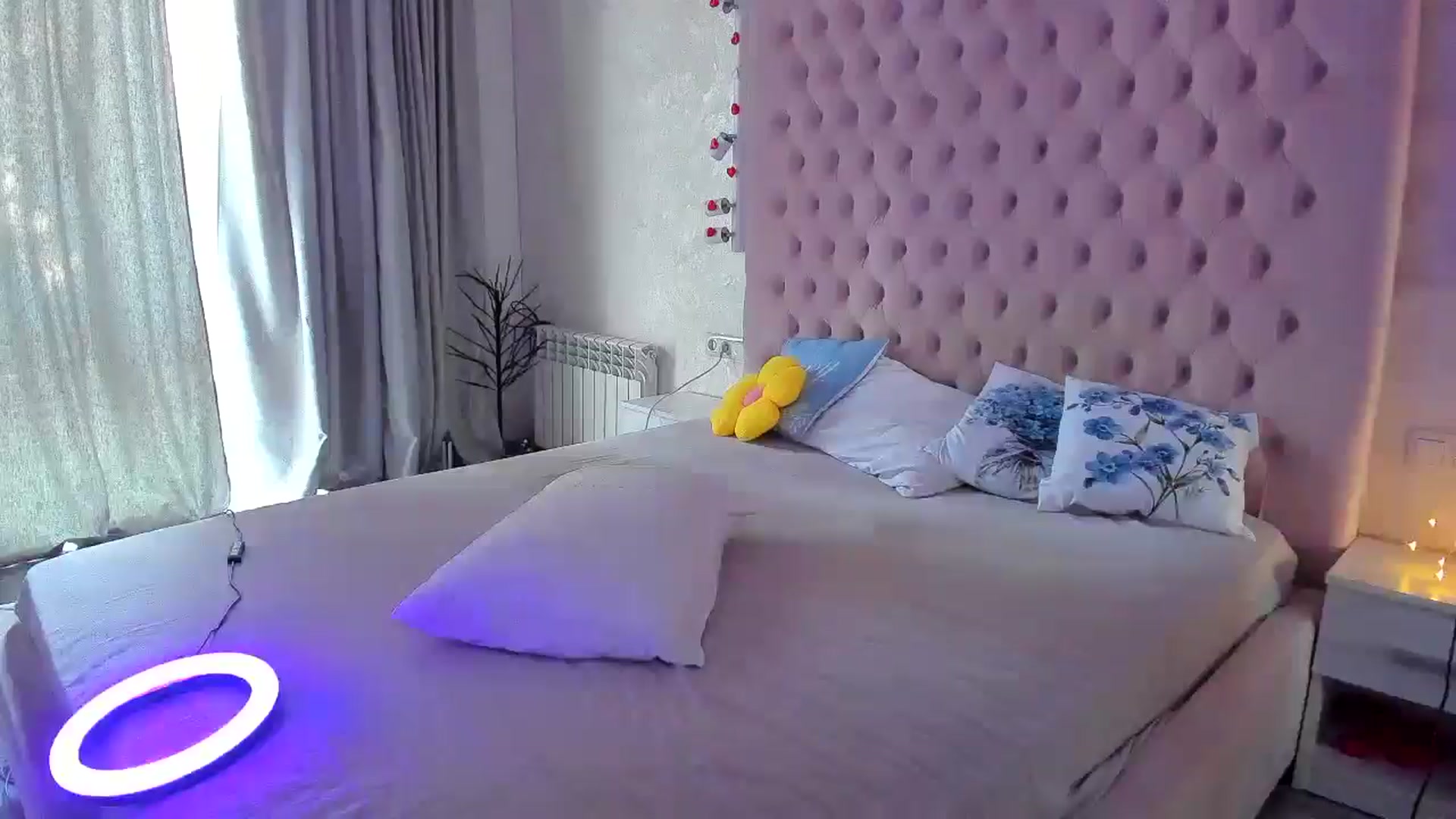Gallery image thumbnail from Sstranger's myfreecams stream on, 06/26/2025, 16:16 image 8 of 20