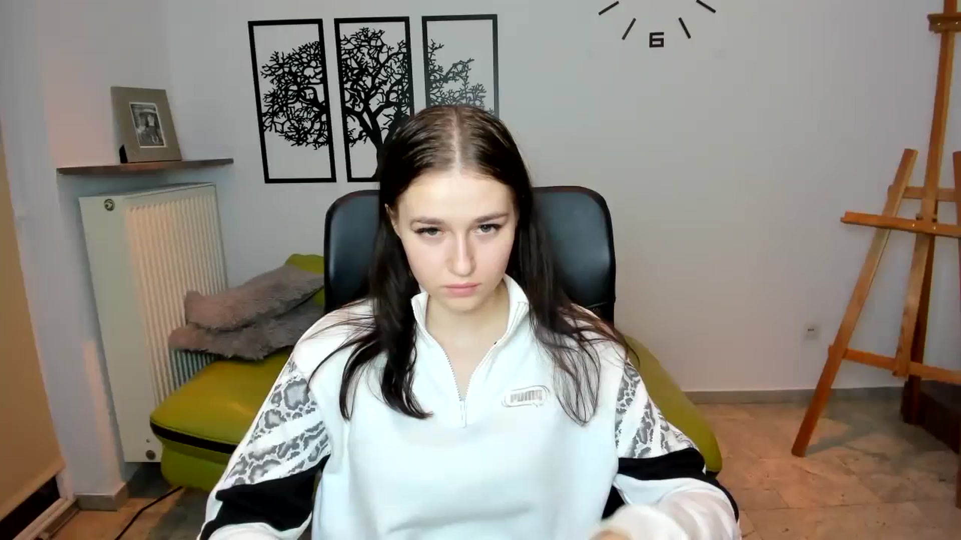 Gallery image thumbnail from SsweetPeaches's myfreecams stream on, 01/03/2024, 02:13 image 1 of 20