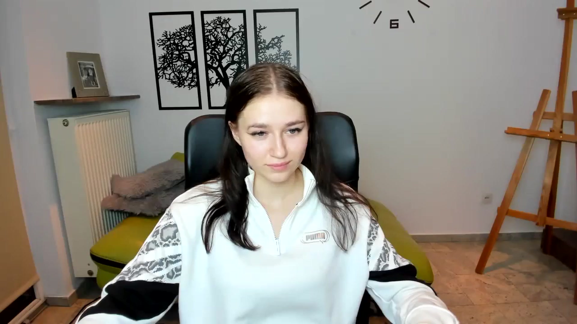 Gallery image thumbnail from SsweetPeaches's myfreecams stream on, 01/03/2024, 02:13 image 4 of 20