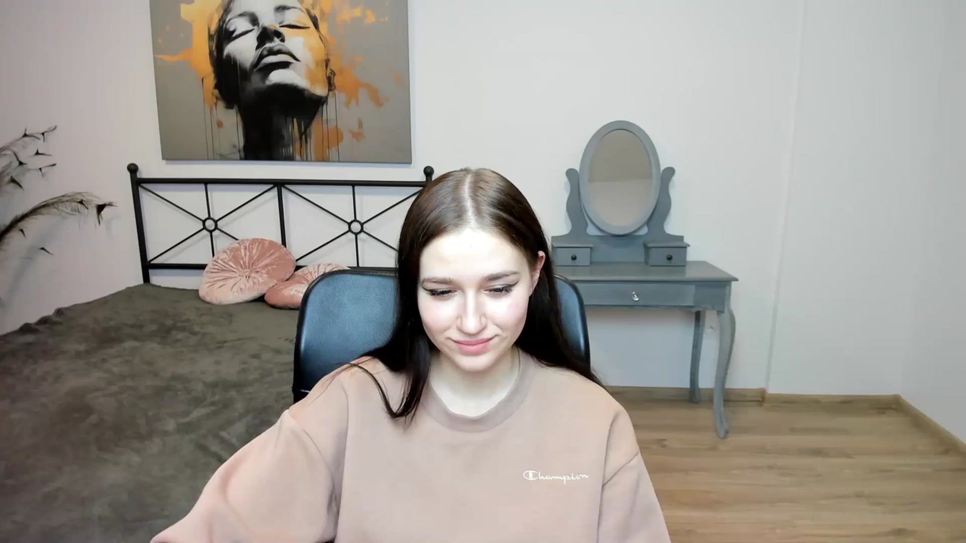 Gallery image thumbnail from SsweetPeaches's myfreecams stream on, 01/08/2024, 24:09 image 17 of 20