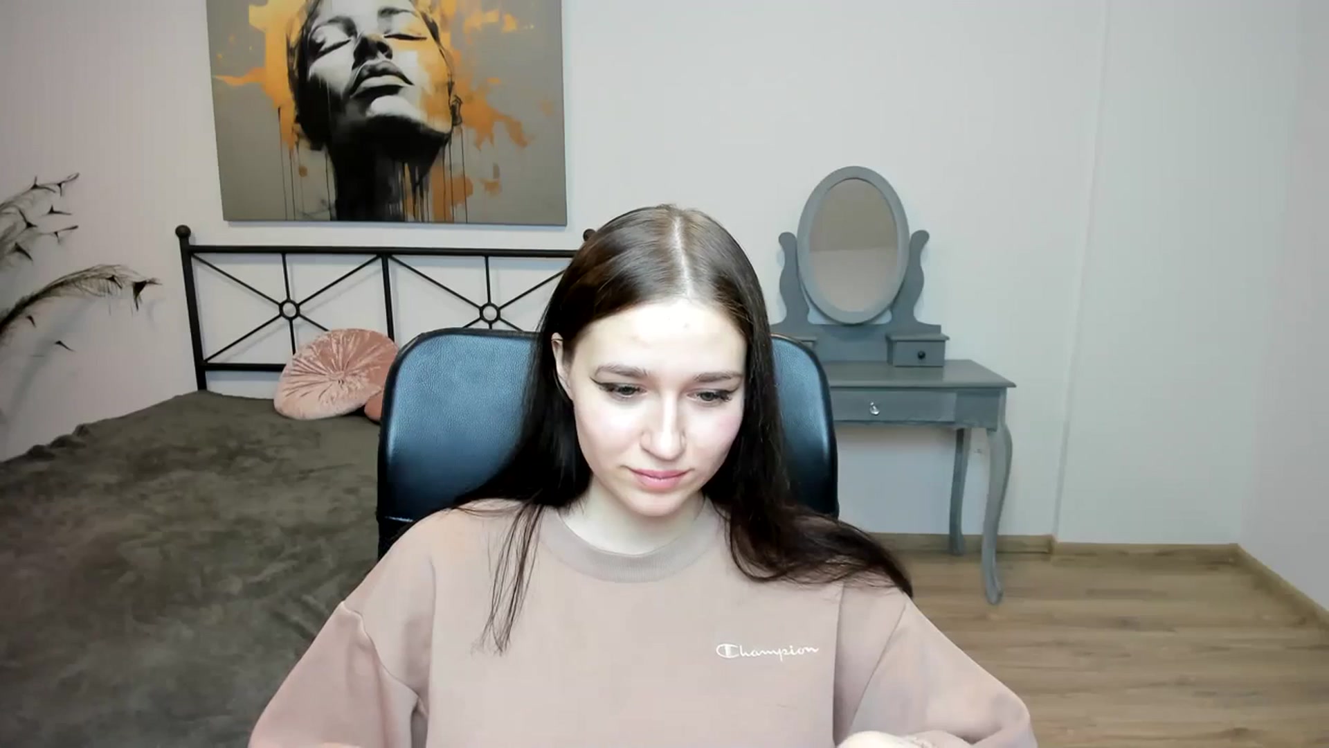Gallery image thumbnail from SsweetPeaches's myfreecams stream on, 01/08/2024, 24:09 image 3 of 20