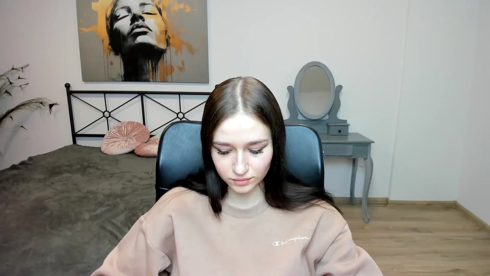 Gallery image thumbnail from SsweetPeaches's myfreecams stream on, 01/08/2024, 24:09 image 4 of 20