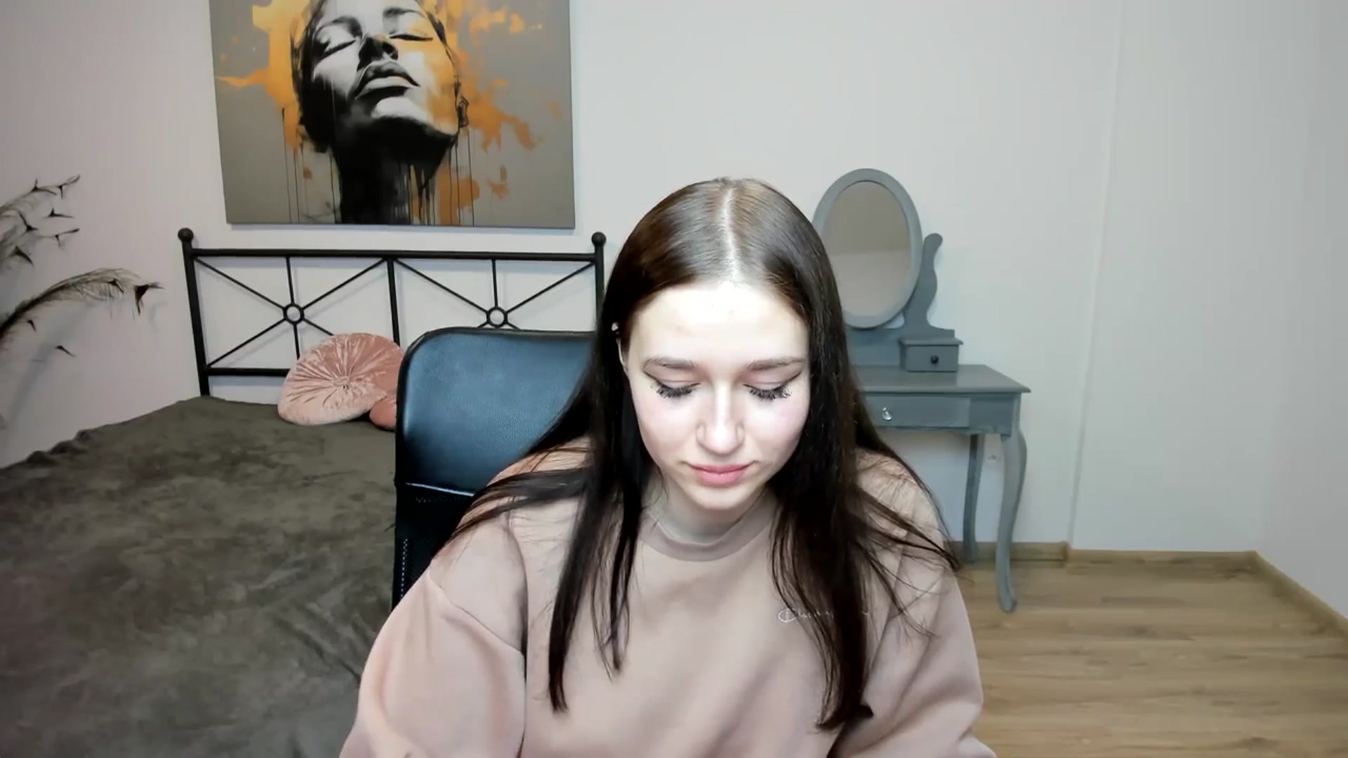 Gallery image thumbnail from SsweetPeaches's myfreecams stream on, 01/08/2024, 24:09 image 15 of 20