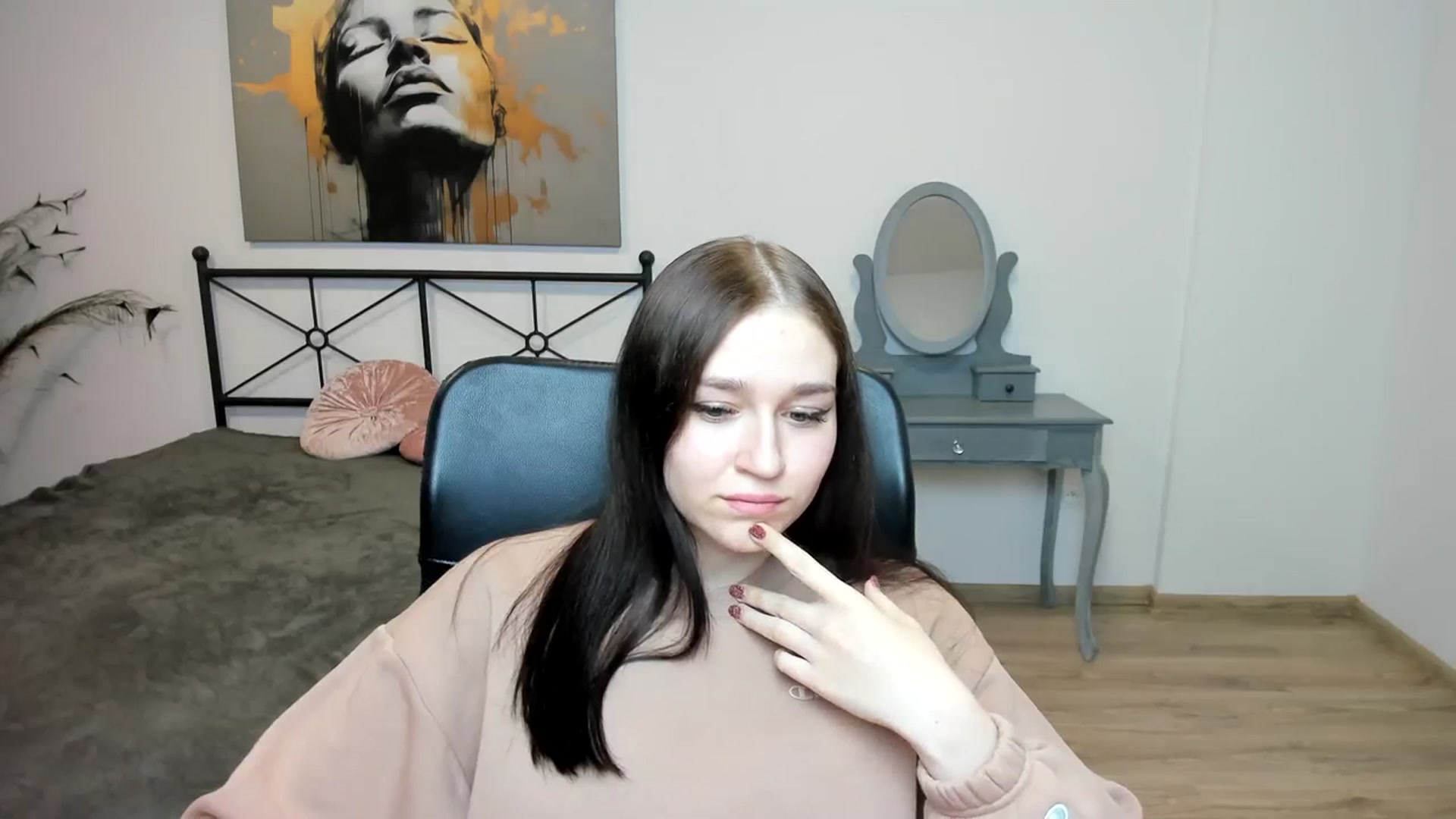 Gallery image thumbnail from SsweetPeaches's myfreecams stream on, 01/08/2024, 24:09 image 9 of 20