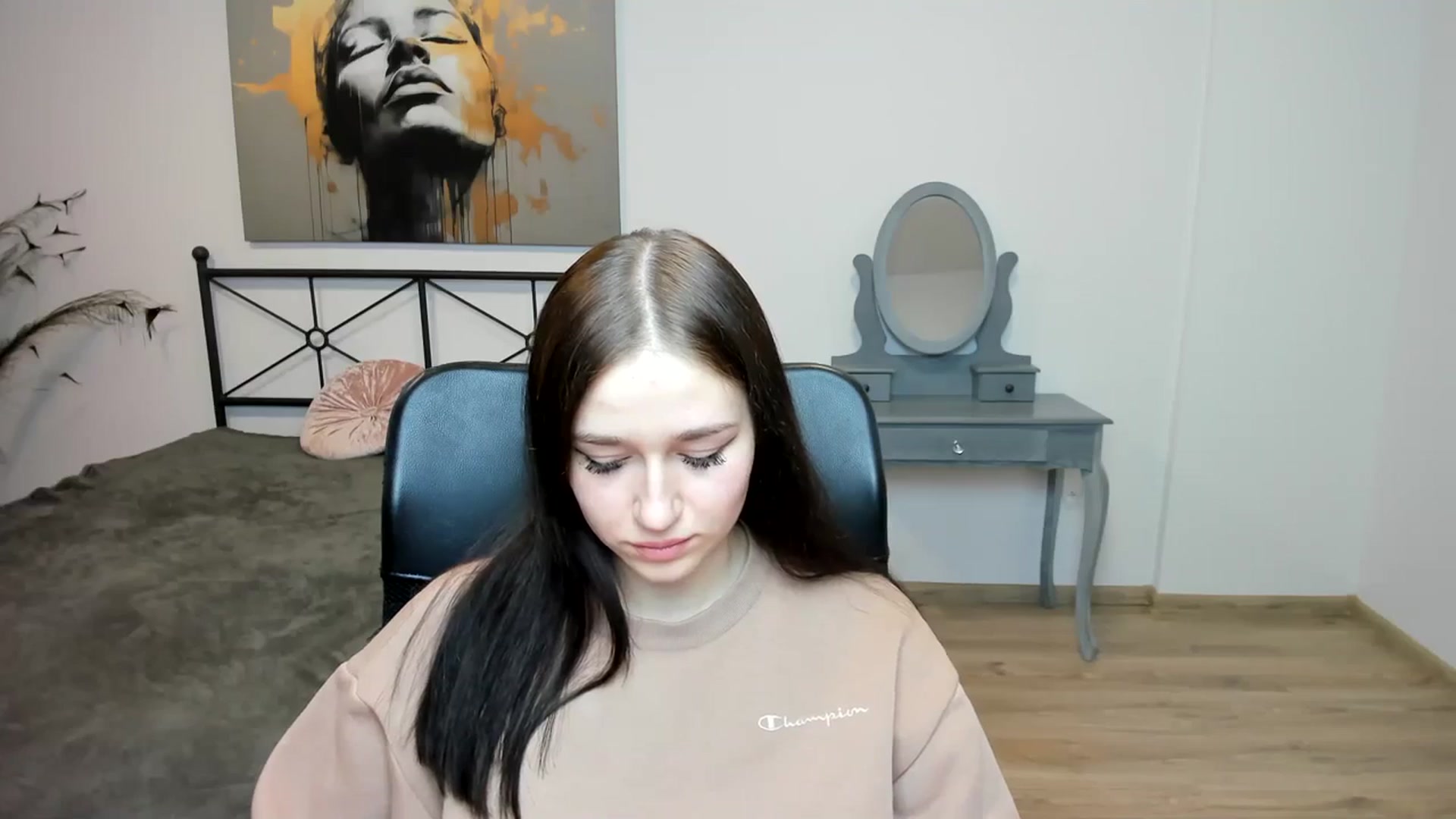 Gallery image thumbnail from SsweetPeaches's myfreecams stream on, 01/08/2024, 24:09 image 6 of 20