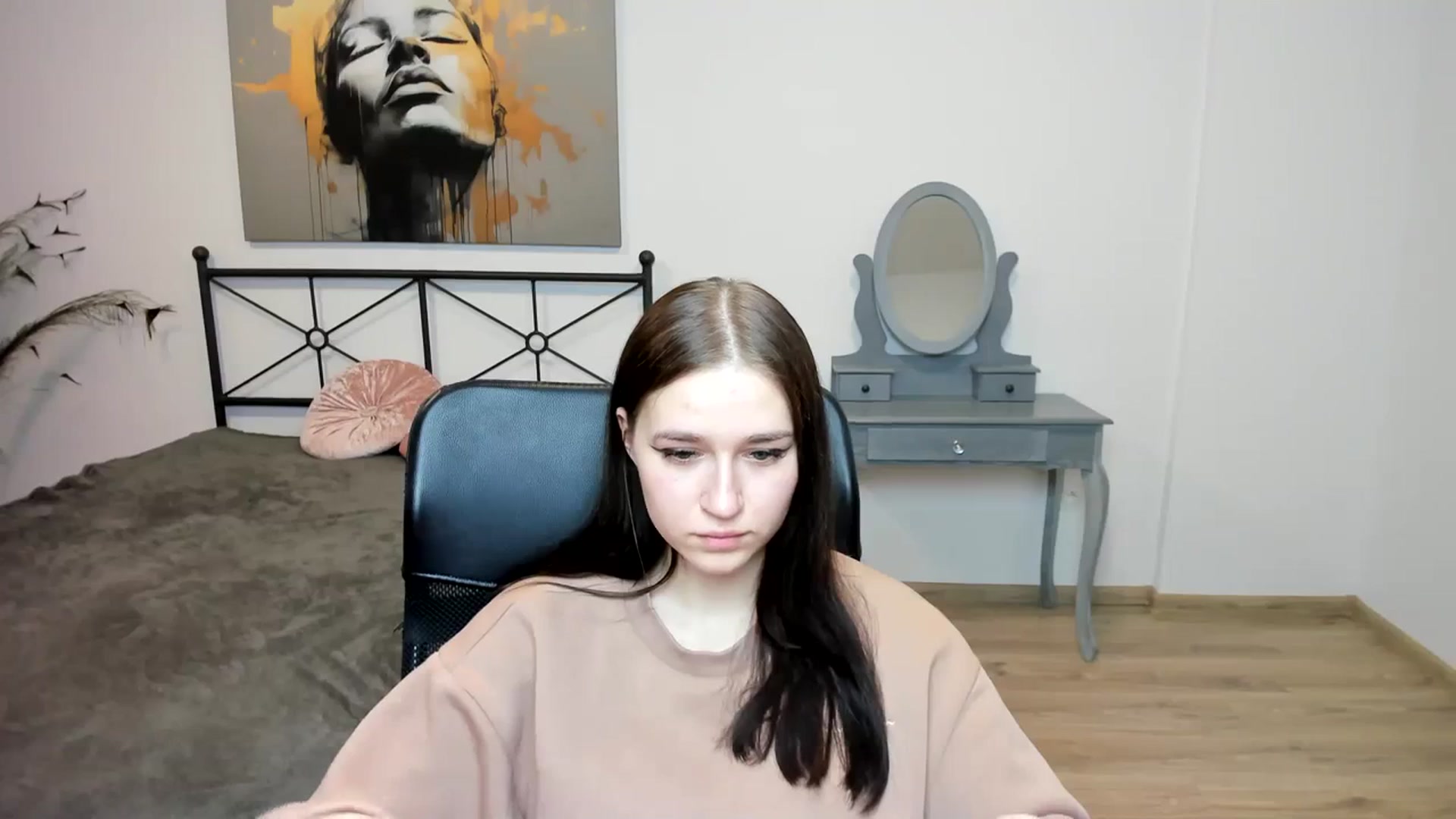 Gallery image thumbnail from SsweetPeaches's myfreecams stream on, 01/08/2024, 02:03 image 6 of 20