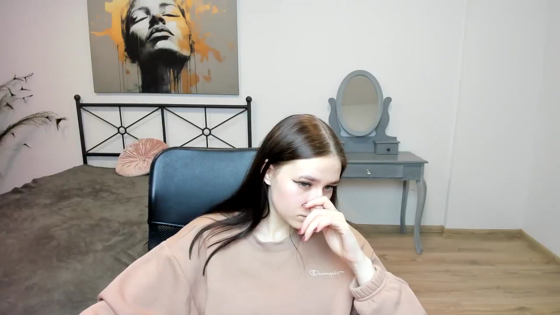Gallery image thumbnail from SsweetPeaches's myfreecams stream on, 01/08/2024, 02:03 image 9 of 20