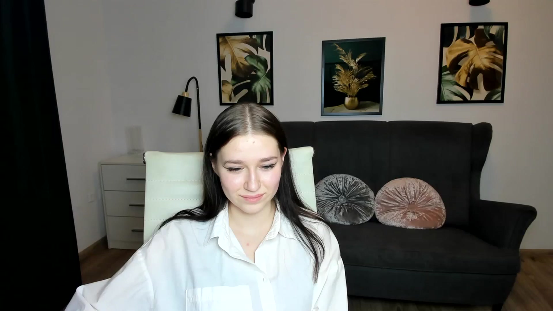 Gallery image thumbnail from SsweetPeaches's myfreecams stream on, 01/10/2024, 24:49 image 4 of 20