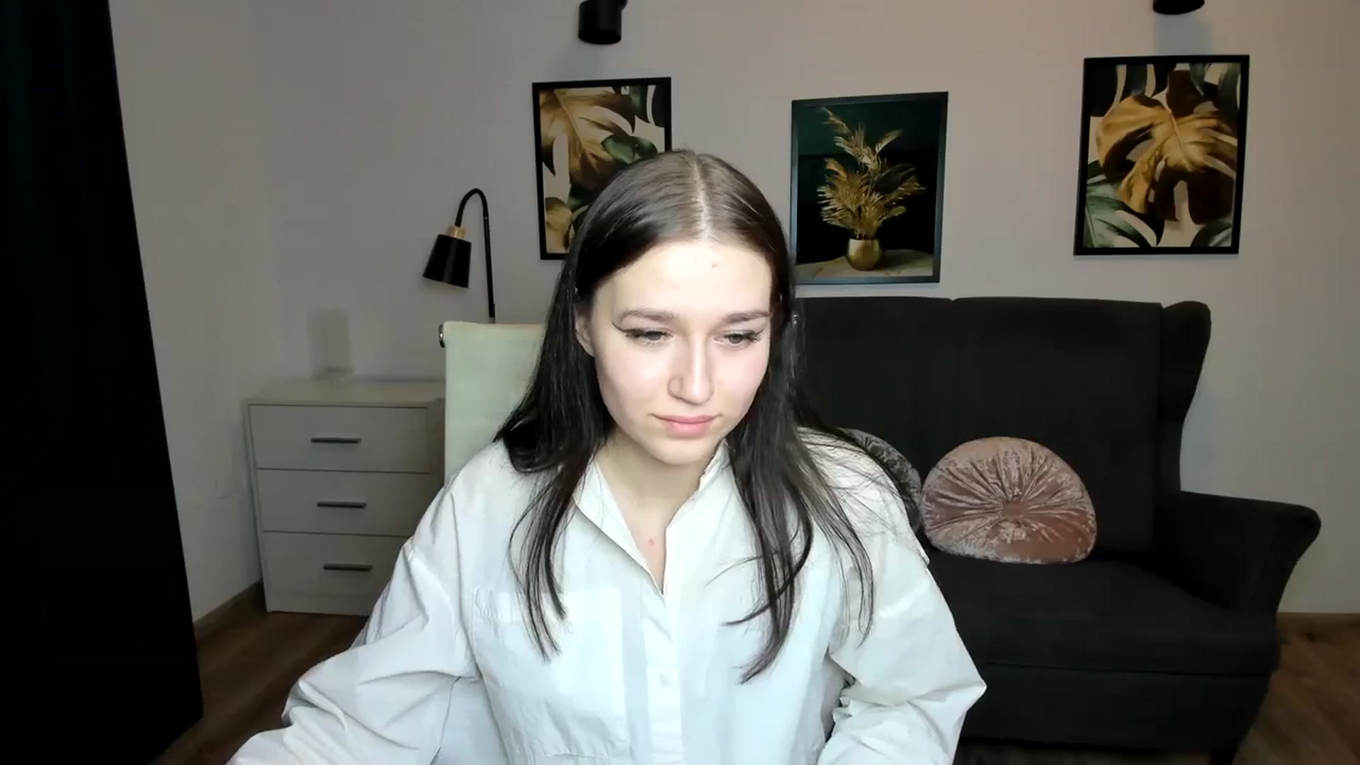 Gallery image thumbnail from SsweetPeaches's myfreecams stream on, 01/10/2024, 24:49 image 5 of 20