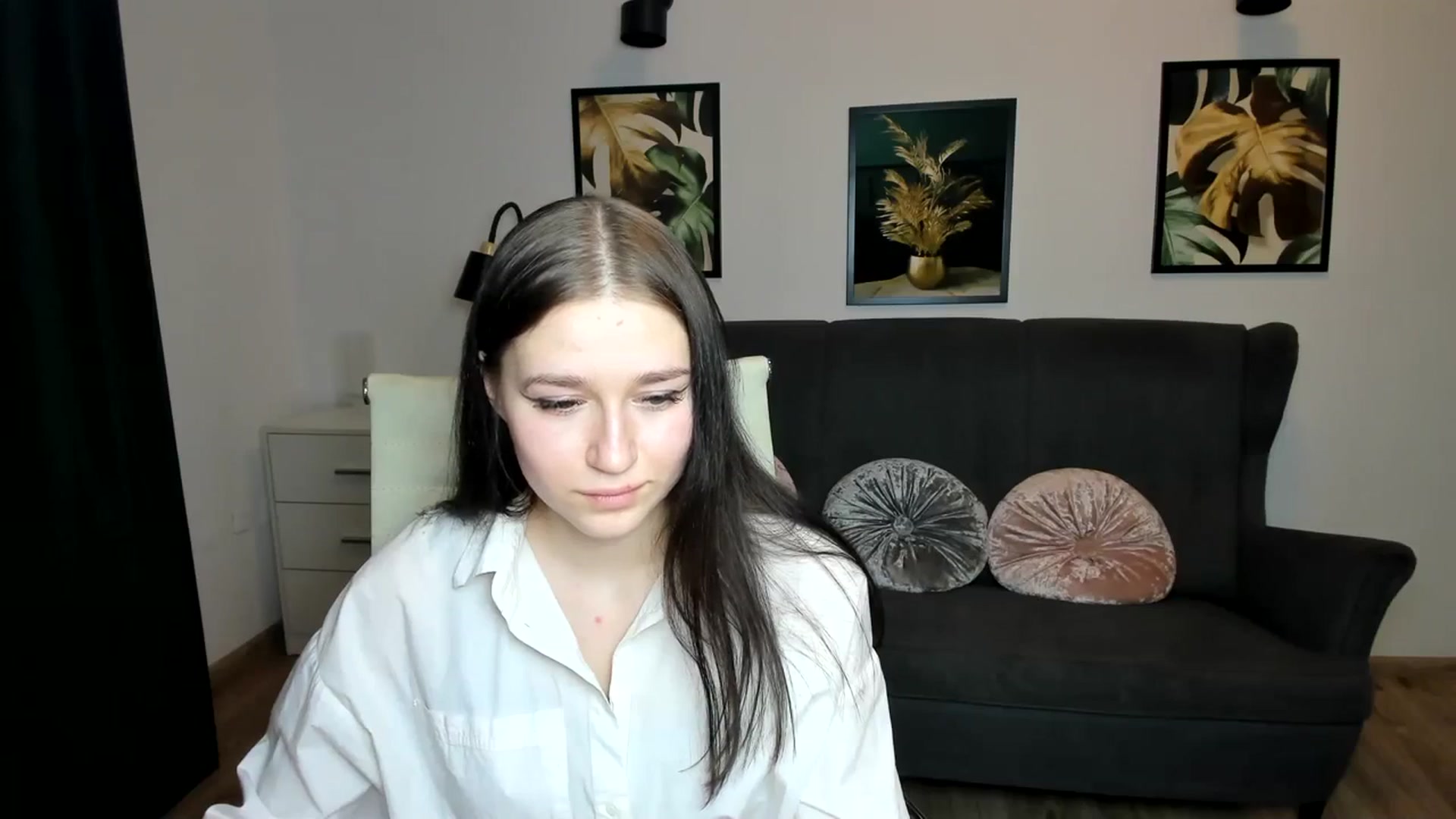 Gallery image thumbnail from SsweetPeaches's myfreecams stream on, 01/10/2024, 02:14 image 17 of 20