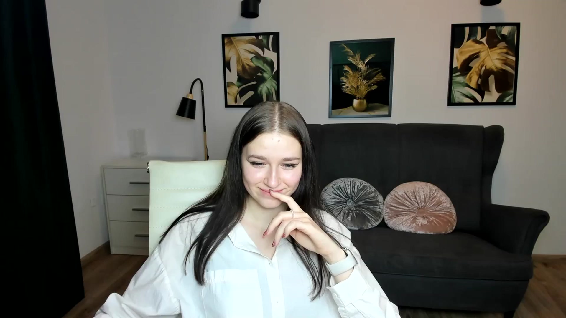 Gallery image thumbnail from SsweetPeaches's myfreecams stream on, 01/10/2024, 02:14 image 1 of 20