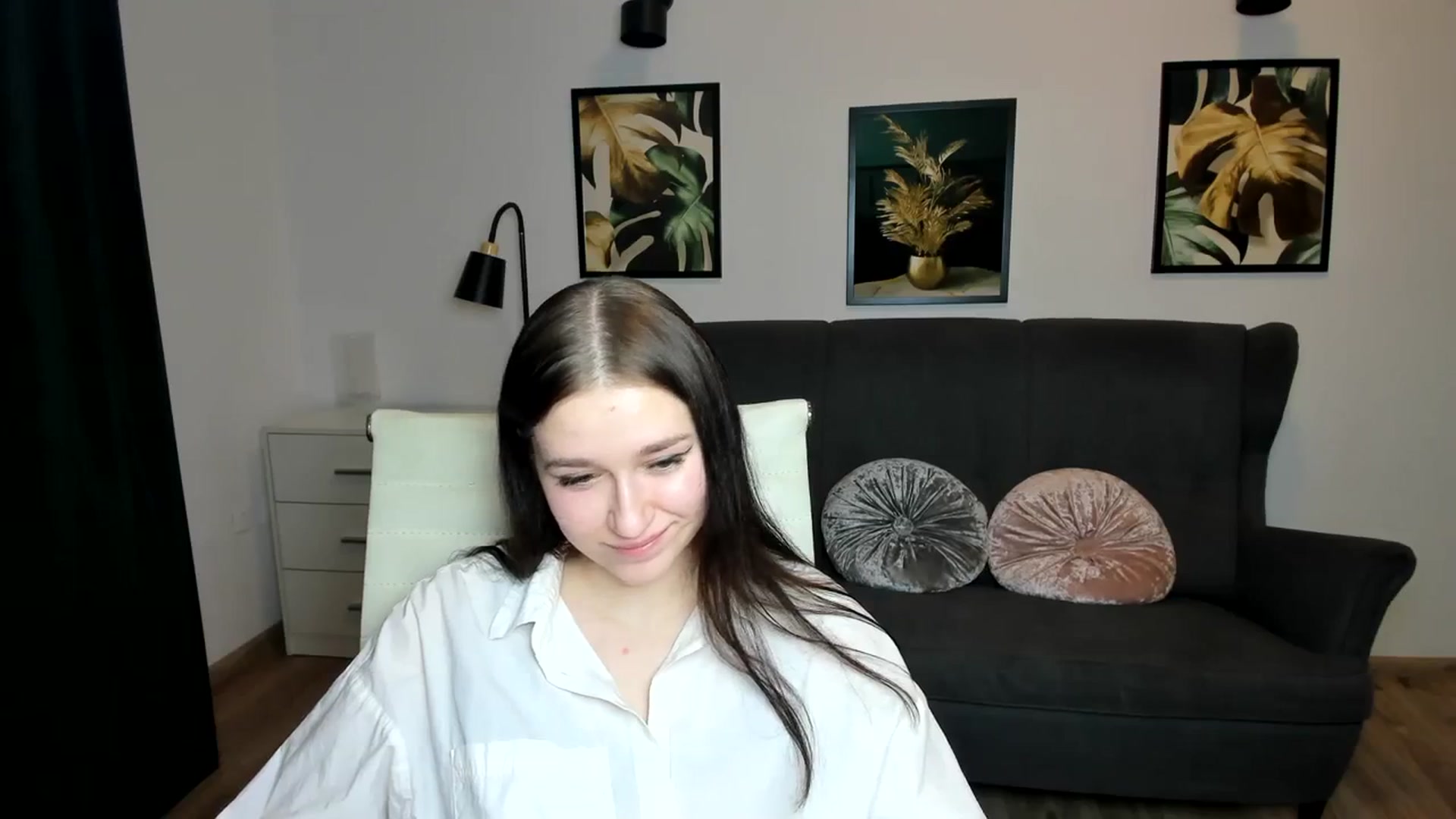 Gallery image thumbnail from SsweetPeaches's myfreecams stream on, 01/10/2024, 02:14 image 14 of 20