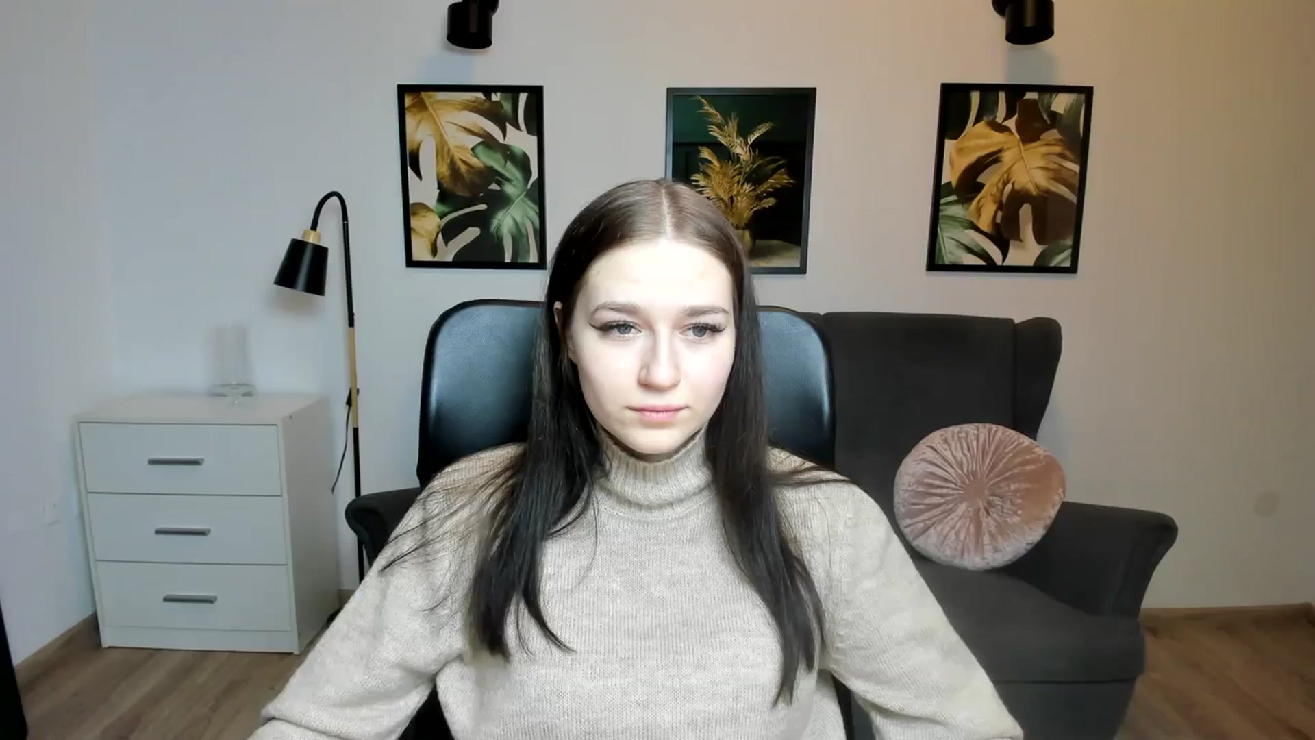 Gallery image thumbnail from SsweetPeaches's myfreecams stream on, 01/16/2024, 21:58 image 12 of 20