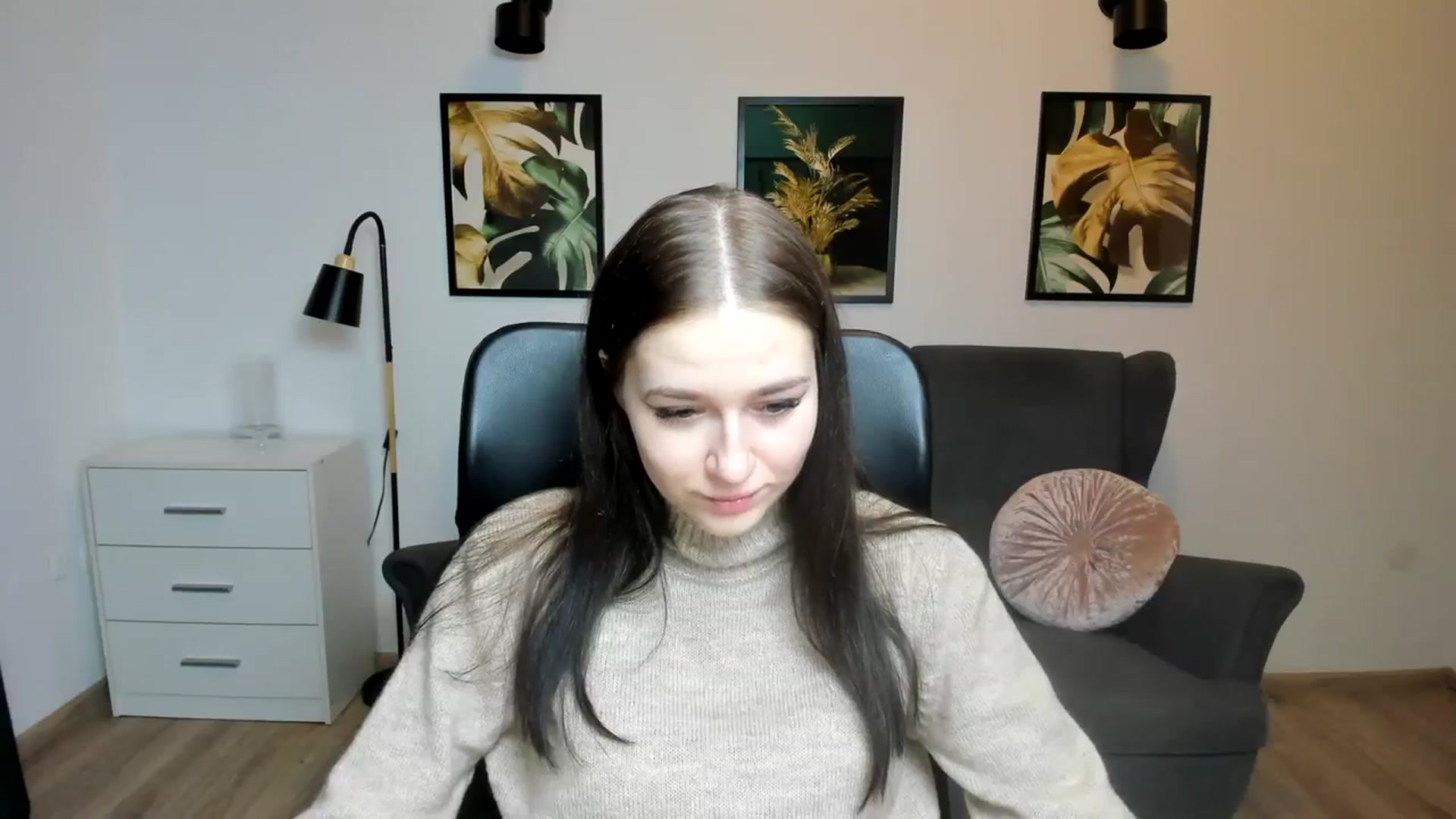 Gallery image thumbnail from SsweetPeaches's myfreecams stream on, 01/16/2024, 21:58 image 10 of 20