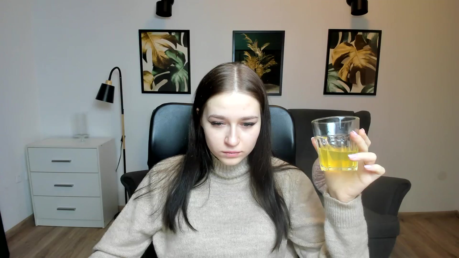 Gallery image thumbnail from SsweetPeaches's myfreecams stream on, 01/16/2024, 21:58 image 13 of 20