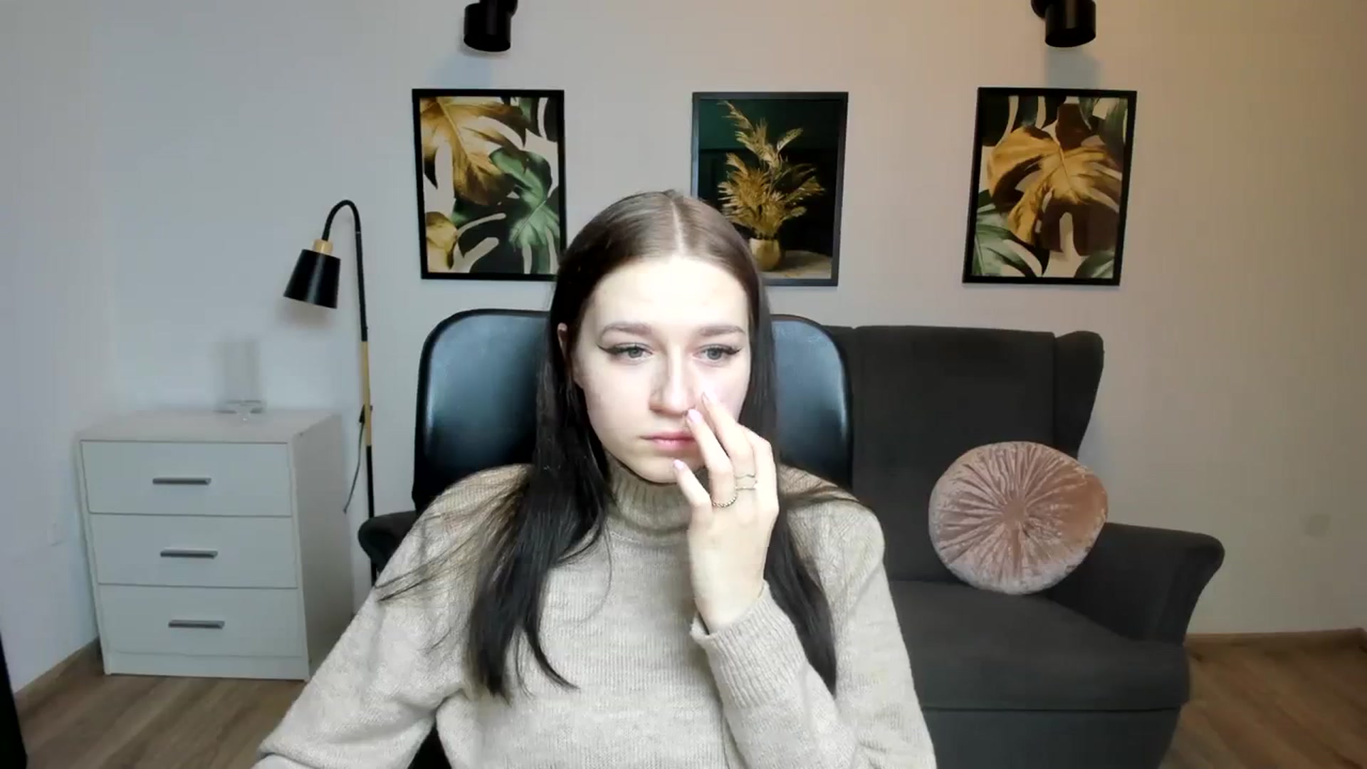 Gallery image thumbnail from SsweetPeaches's myfreecams stream on, 01/16/2024, 21:58 image 14 of 20