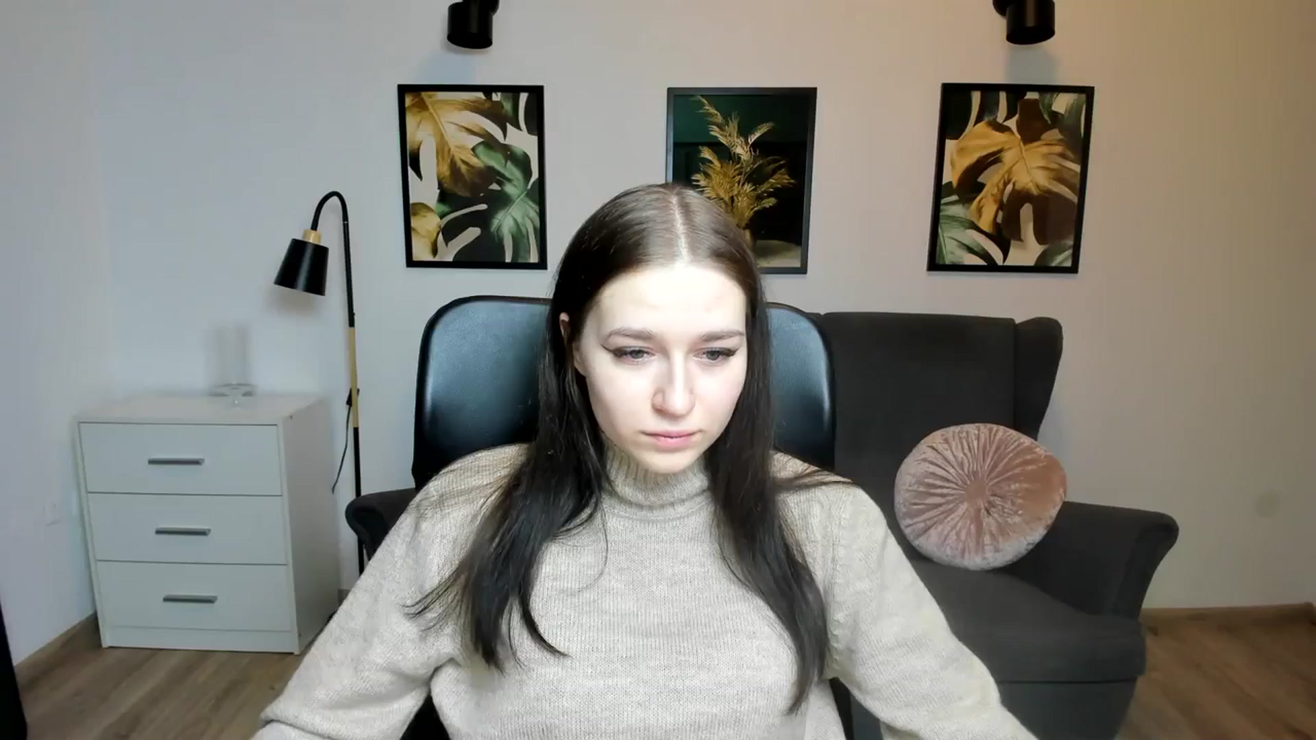 Gallery image thumbnail from SsweetPeaches's myfreecams stream on, 01/16/2024, 21:58 image 17 of 20