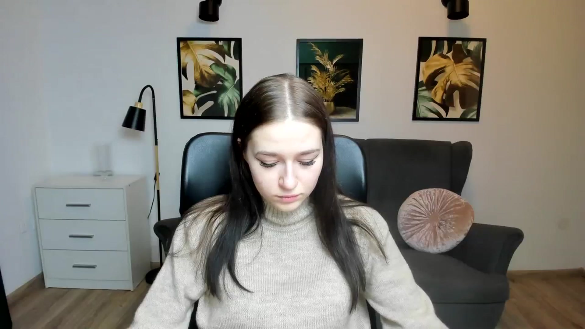 Gallery image thumbnail from SsweetPeaches's myfreecams stream on, 01/16/2024, 21:58 image 2 of 20