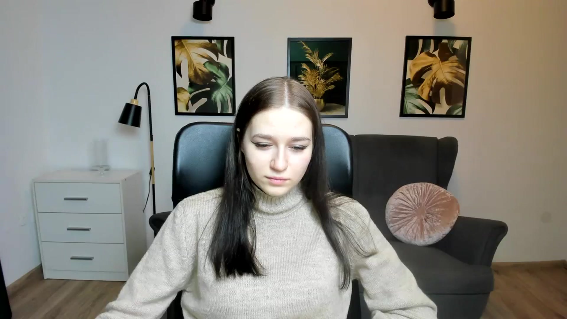 Gallery image thumbnail from SsweetPeaches's myfreecams stream on, 01/16/2024, 22:58 image 8 of 20