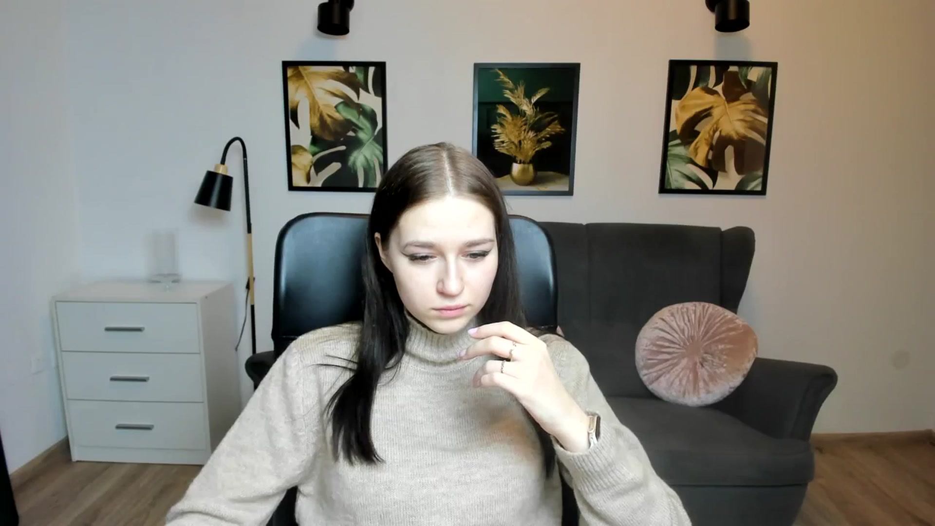Gallery image thumbnail from SsweetPeaches's myfreecams stream on, 01/16/2024, 22:58 image 15 of 20