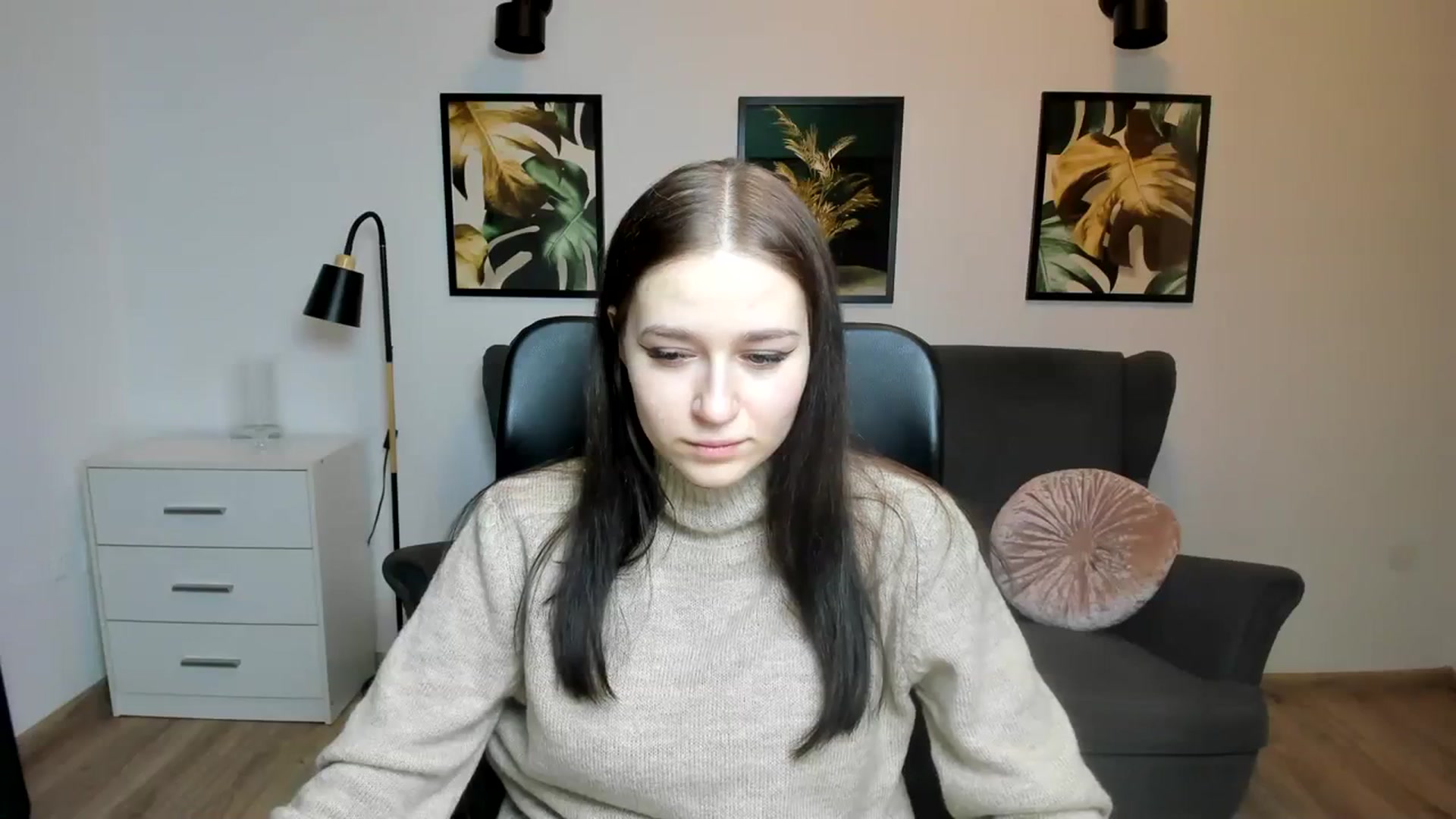 Gallery image thumbnail from SsweetPeaches's myfreecams stream on, 01/16/2024, 22:58 image 18 of 20