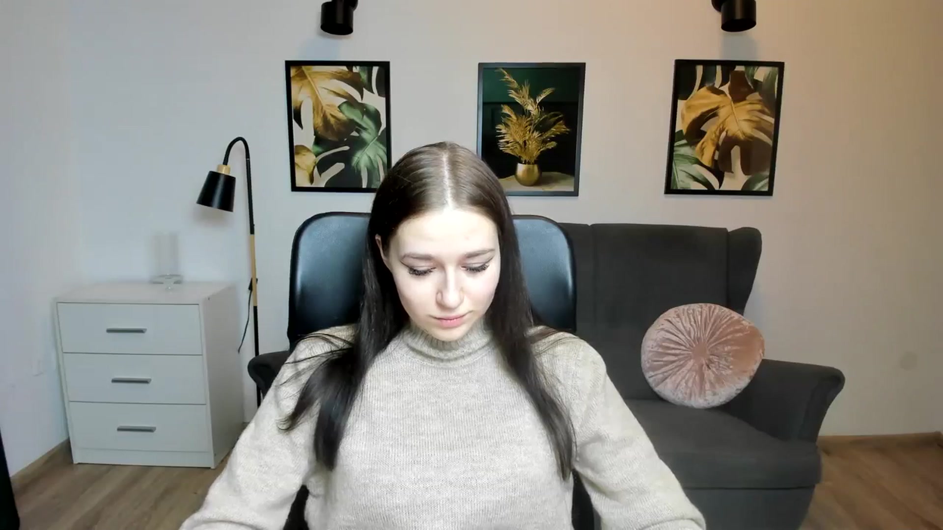 Gallery image thumbnail from SsweetPeaches's myfreecams stream on, 01/16/2024, 22:58 image 13 of 20