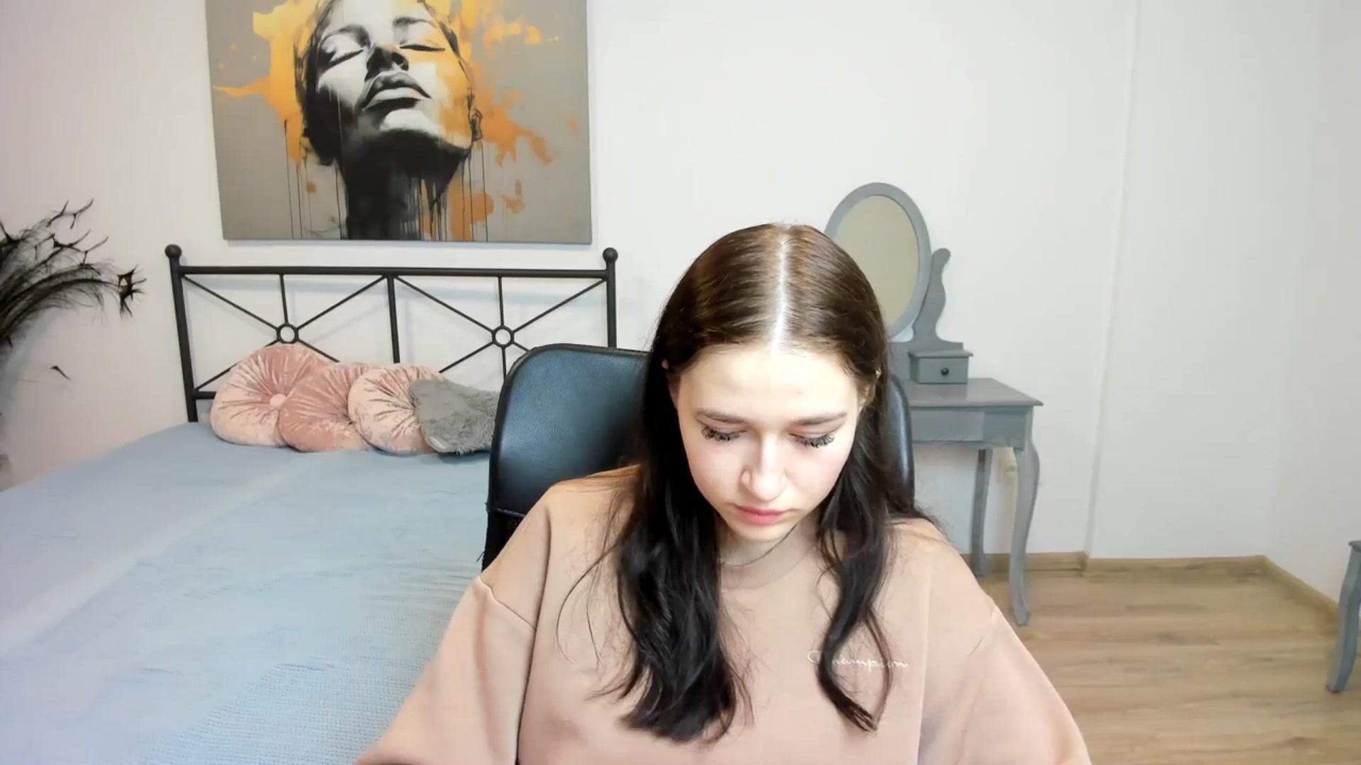 Gallery image thumbnail from SsweetPeaches's myfreecams stream on, 02/11/2024, 22:59 image 18 of 20