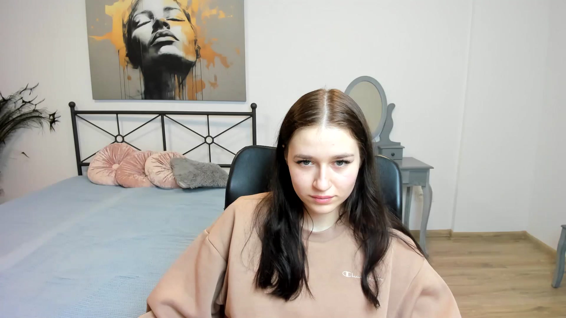 Gallery image thumbnail from SsweetPeaches's myfreecams stream on, 02/12/2024, 24:18 image 16 of 20