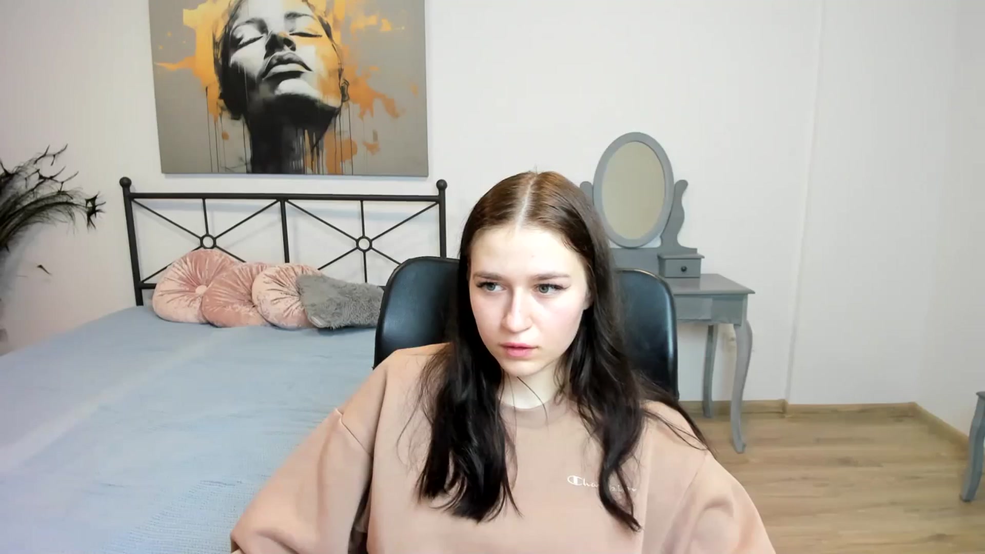 Gallery image thumbnail from SsweetPeaches's myfreecams stream on, 02/12/2024, 24:18 image 18 of 20