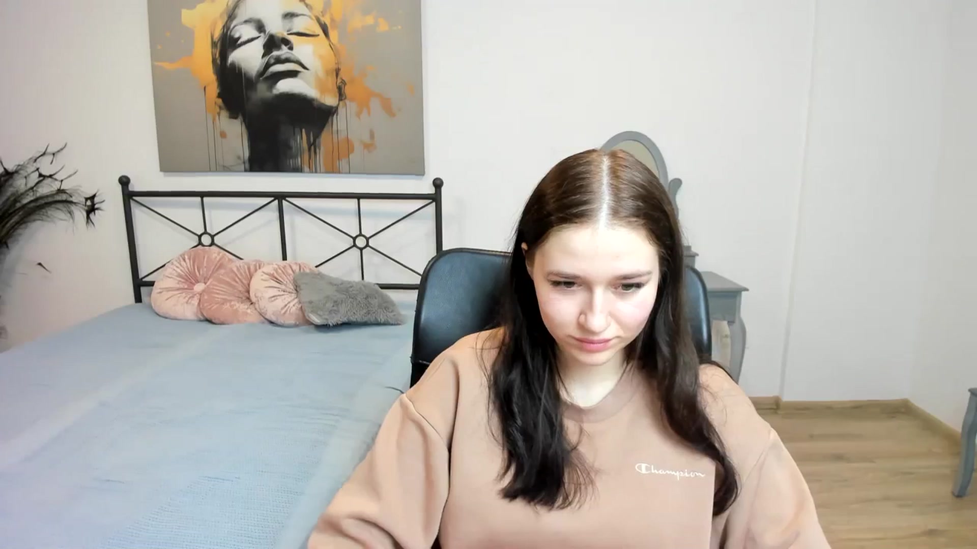 Gallery image thumbnail from SsweetPeaches's myfreecams stream on, 02/12/2024, 24:18 image 14 of 20