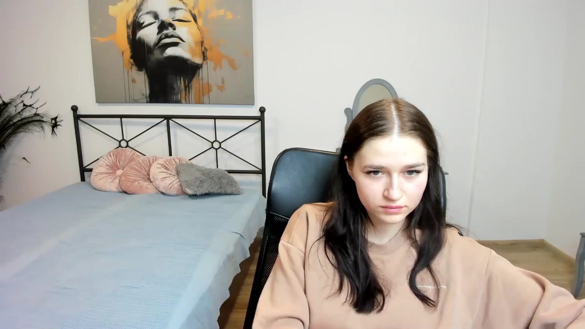 Gallery image thumbnail from SsweetPeaches's myfreecams stream on, 02/12/2024, 24:18 image 2 of 20