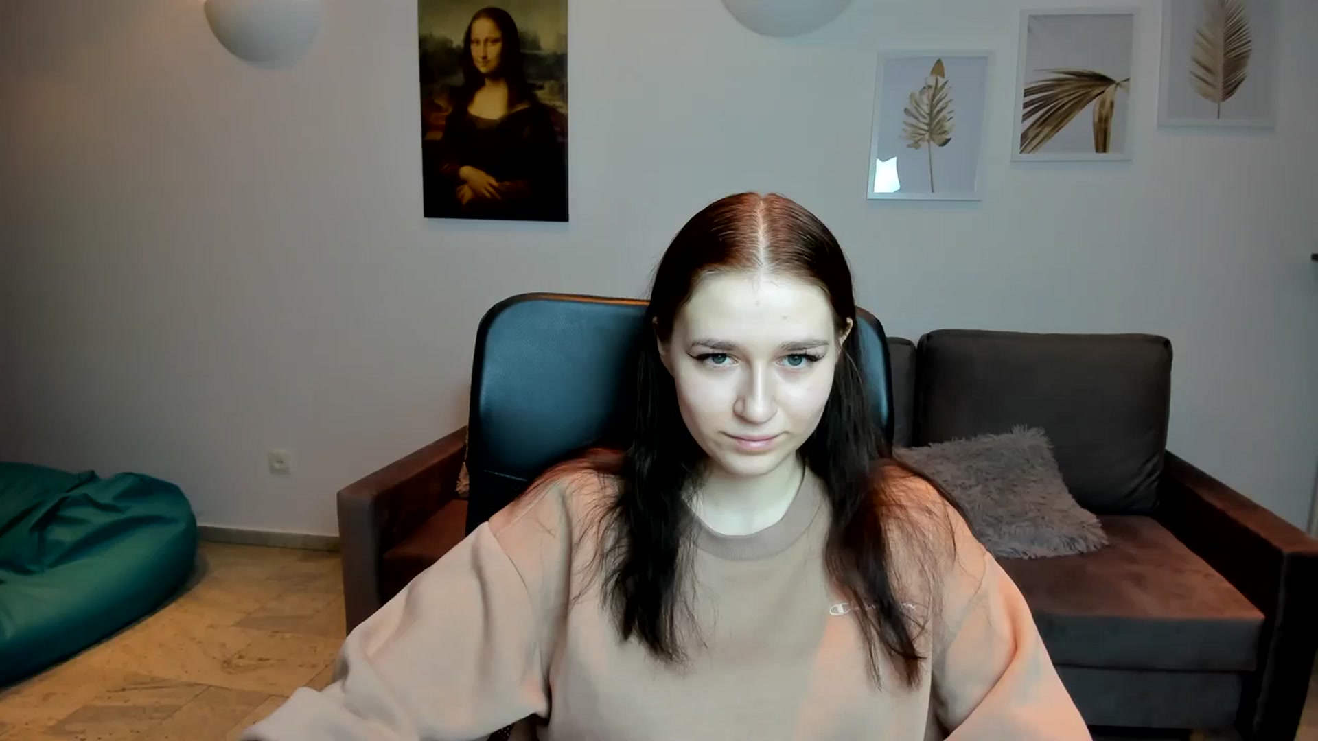Gallery image thumbnail from SsweetPeaches's myfreecams stream on, 02/15/2024, 22:50 image 14 of 20