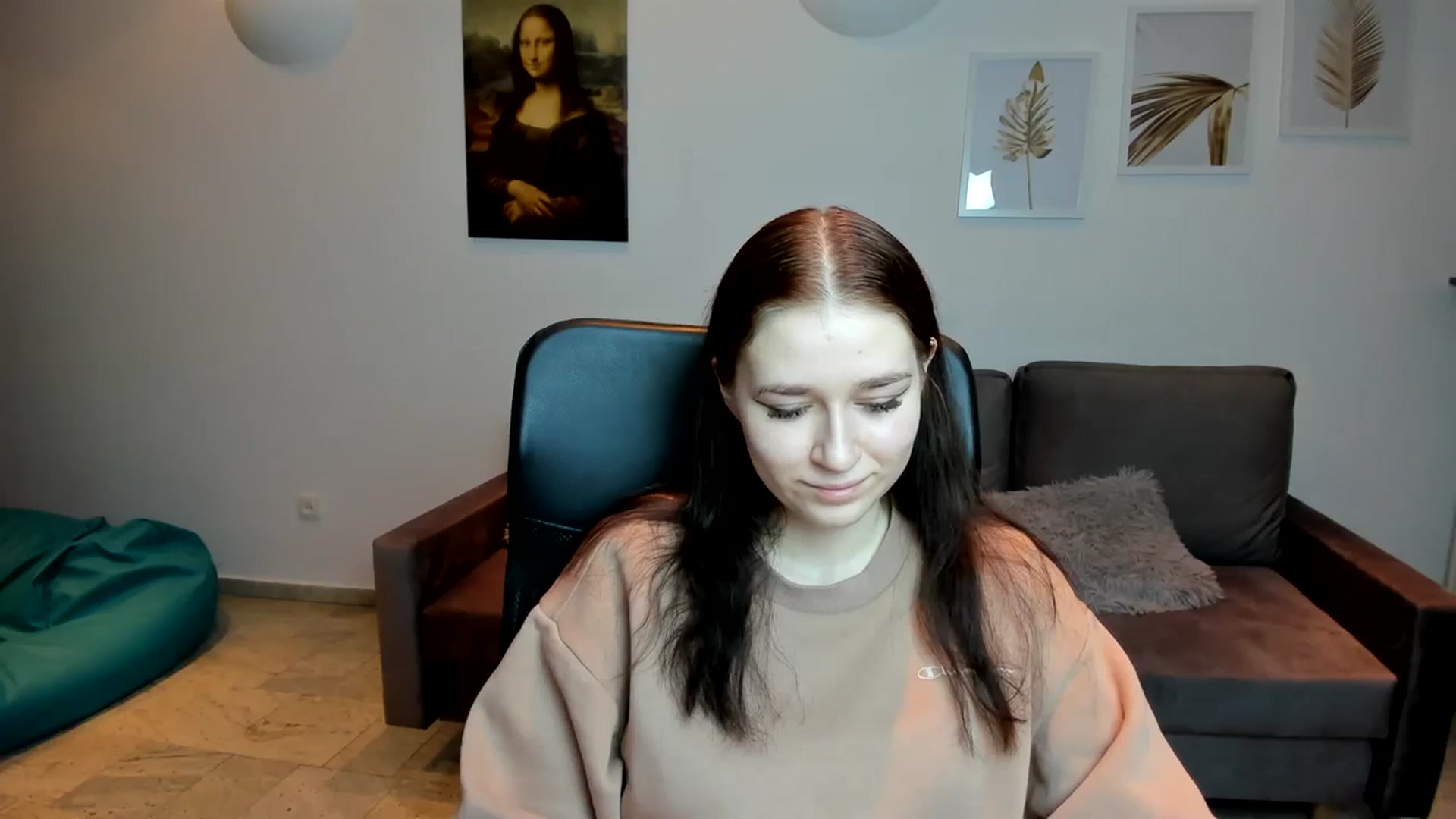 Gallery image thumbnail from SsweetPeaches's myfreecams stream on, 02/15/2024, 22:50 image 8 of 20