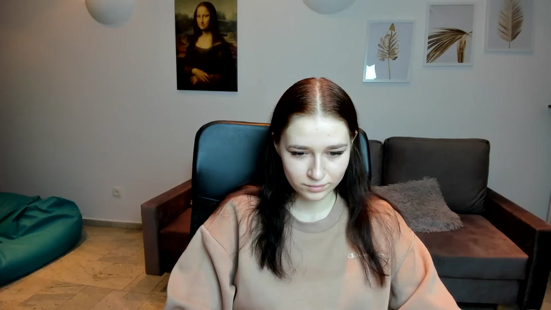 Gallery image thumbnail from SsweetPeaches's myfreecams stream on, 02/15/2024, 22:50 image 7 of 20