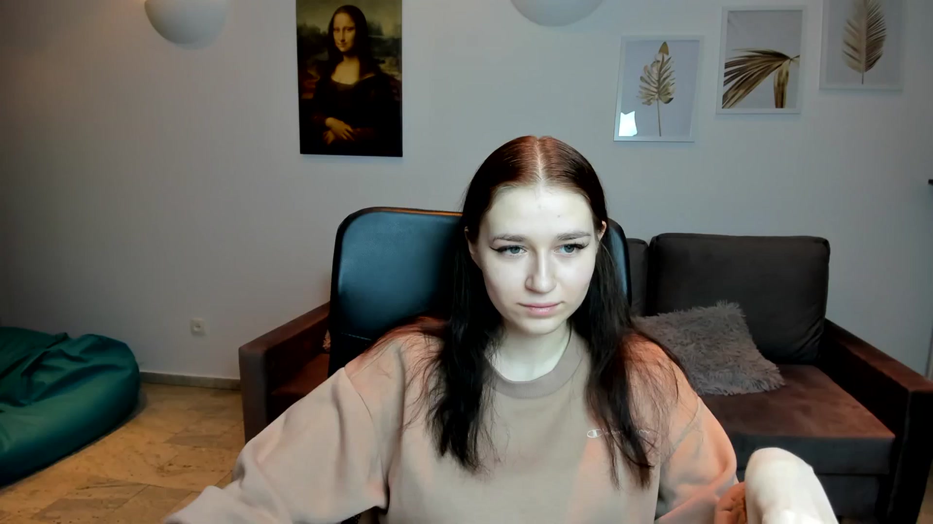Gallery image thumbnail from SsweetPeaches's myfreecams stream on, 02/15/2024, 22:50 image 13 of 20