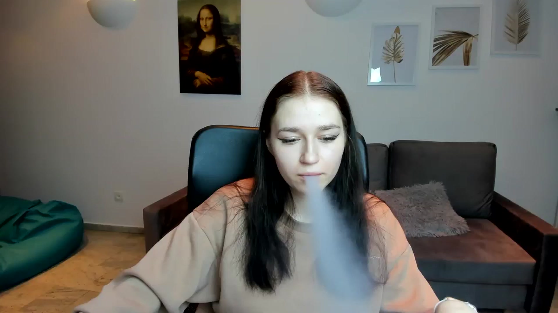 Gallery image thumbnail from SsweetPeaches's myfreecams stream on, 02/16/2024, 24:03 image 12 of 20