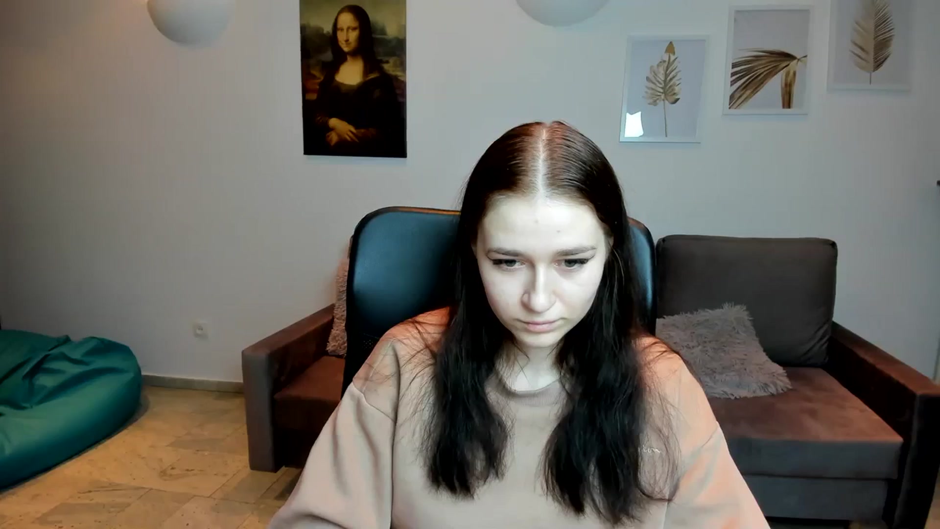 Gallery image thumbnail from SsweetPeaches's myfreecams stream on, 02/16/2024, 24:03 image 18 of 20