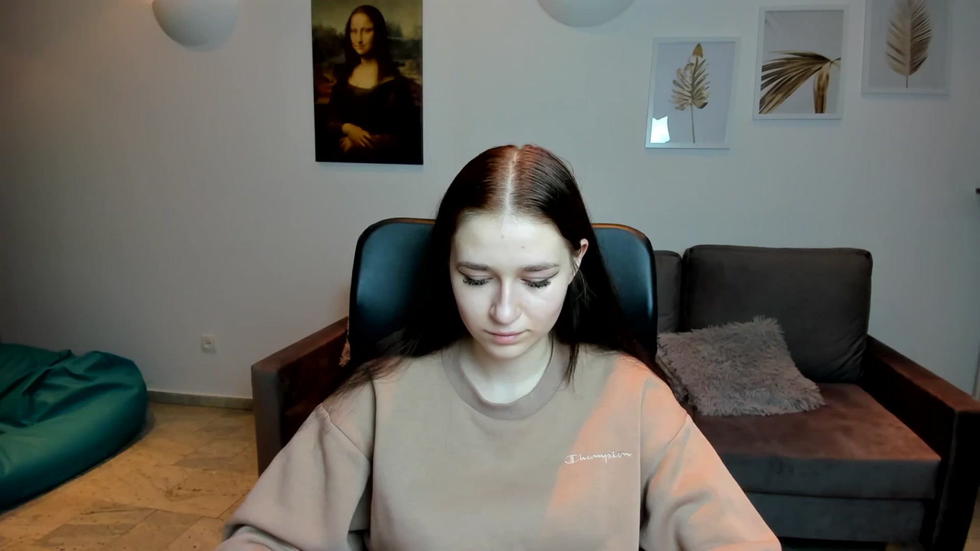 Gallery image thumbnail from SsweetPeaches's myfreecams stream on, 02/16/2024, 01:40 image 18 of 20