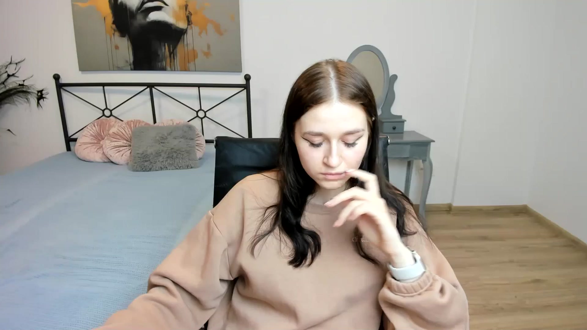 Gallery image thumbnail from SsweetPeaches's myfreecams stream on, 02/20/2024, 02:09 image 8 of 20