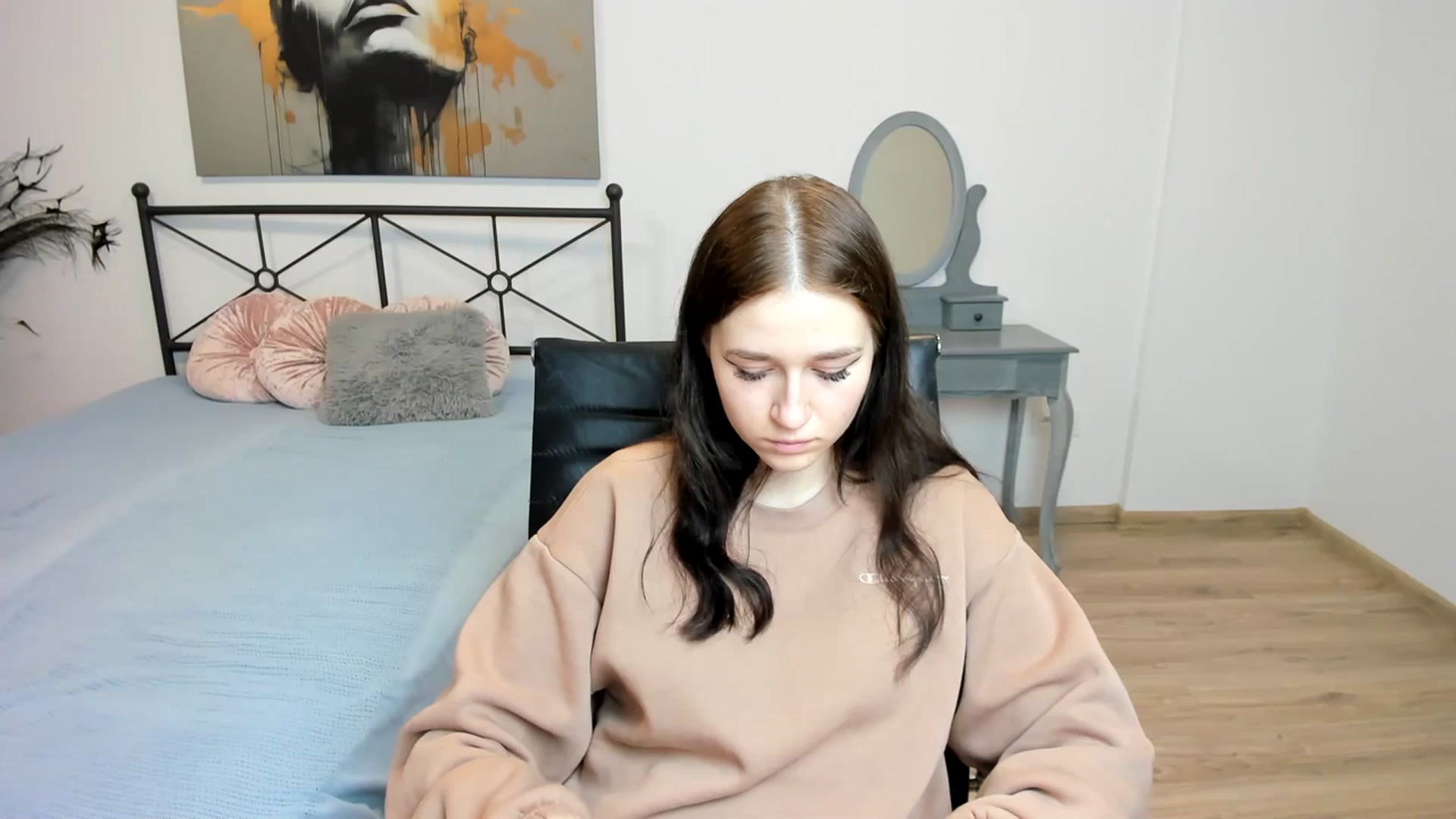 Gallery image thumbnail from SsweetPeaches's myfreecams stream on, 02/20/2024, 02:26 image 12 of 20